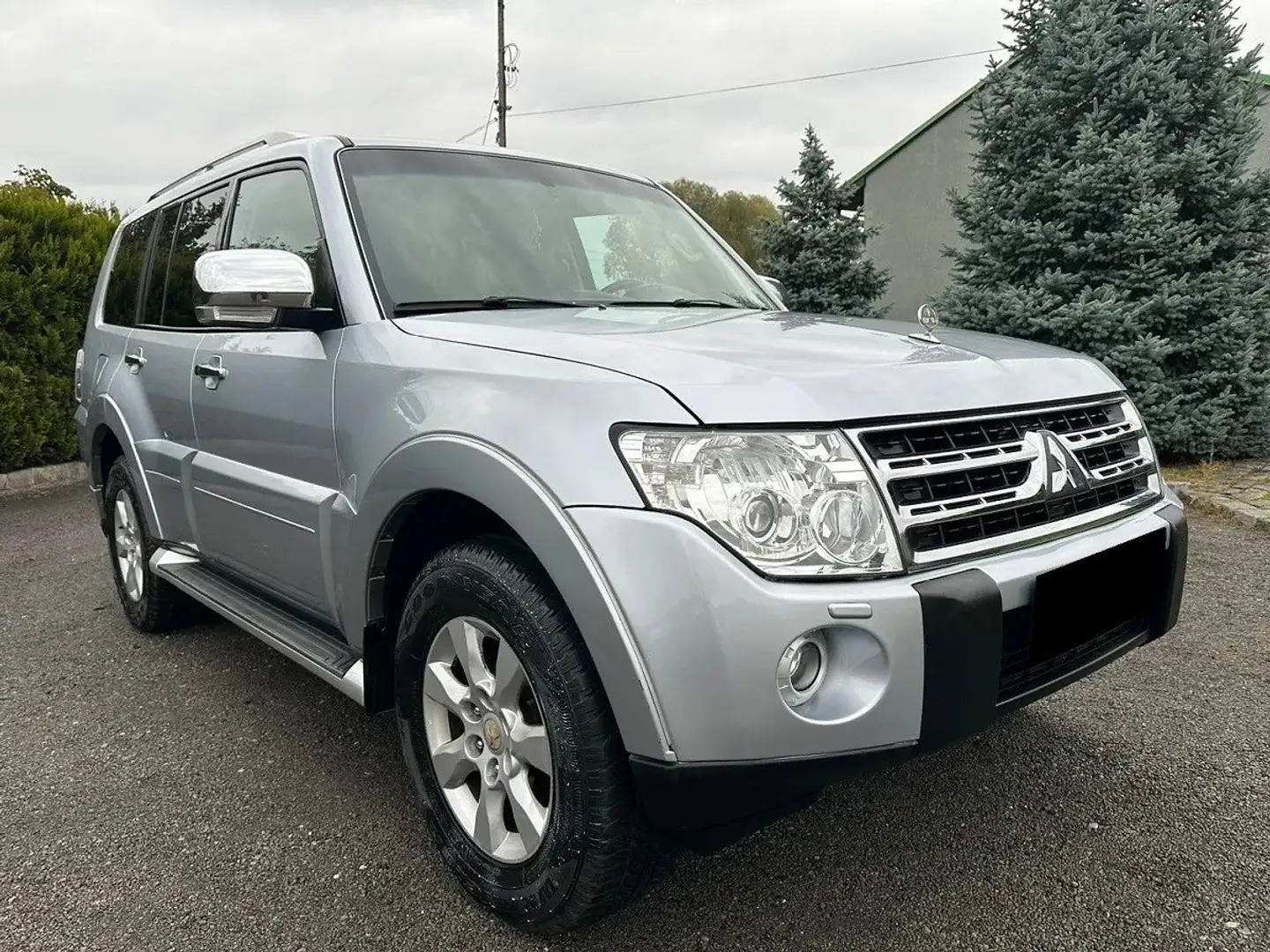 Mitsubishi Pajero Pajero 3.8 V6 AutomatikInstyle Plateado - 2