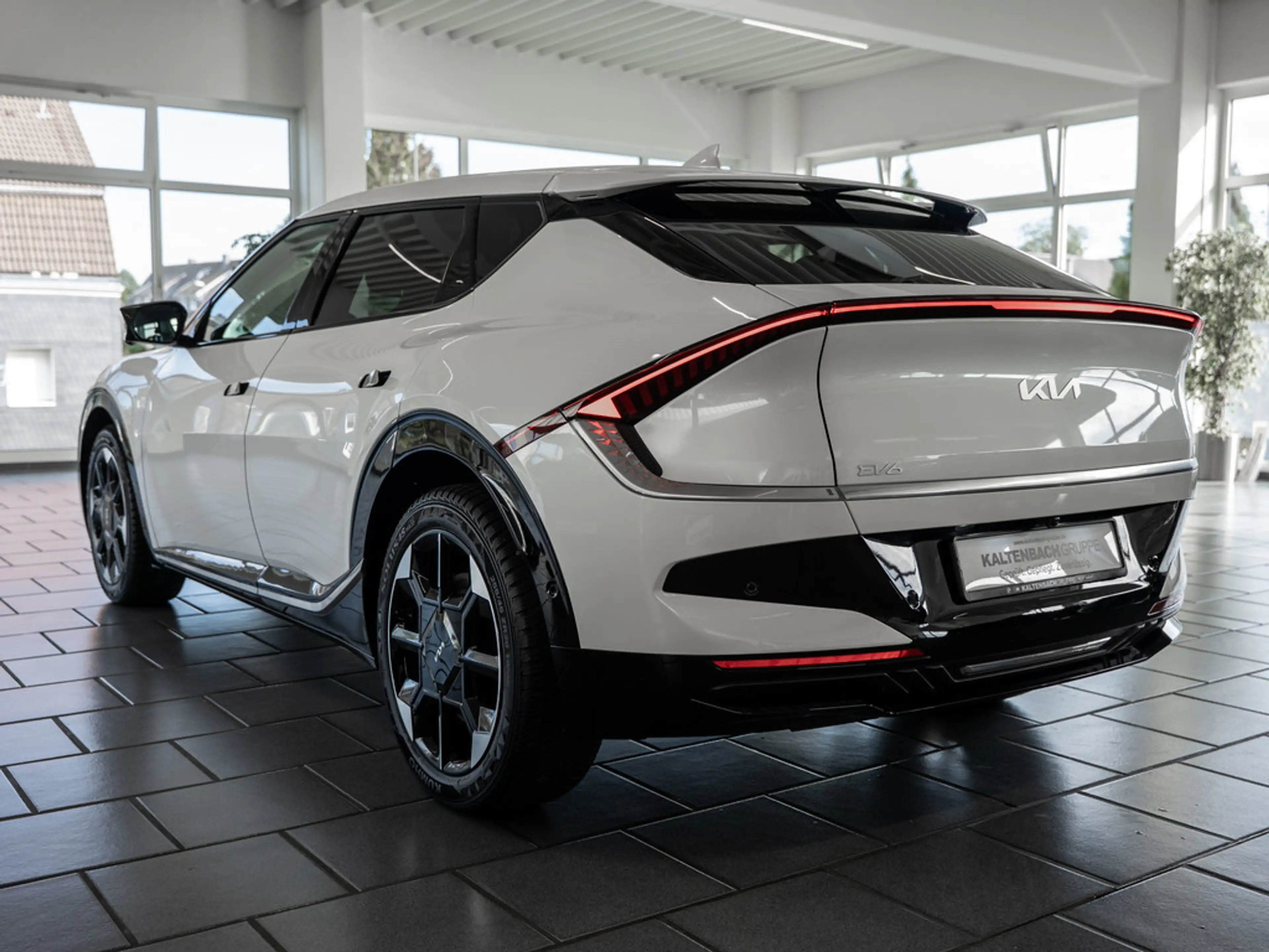 Kia EV6 — photo 7