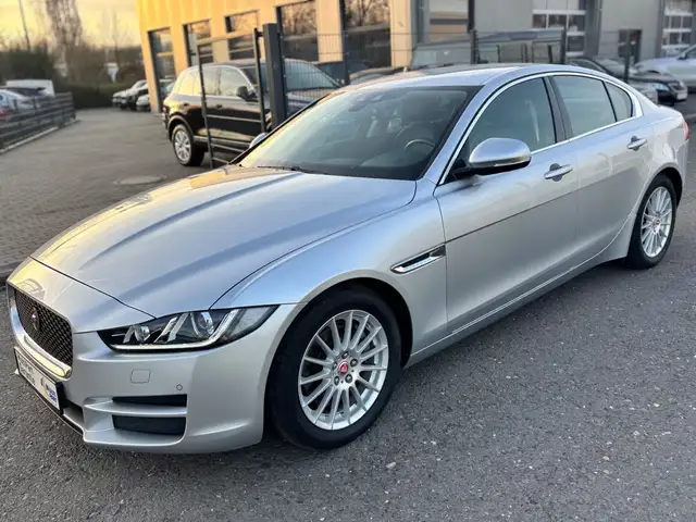 Jaguar XE 2.0 D E-Performance Prestige Autom/Navi/Leder