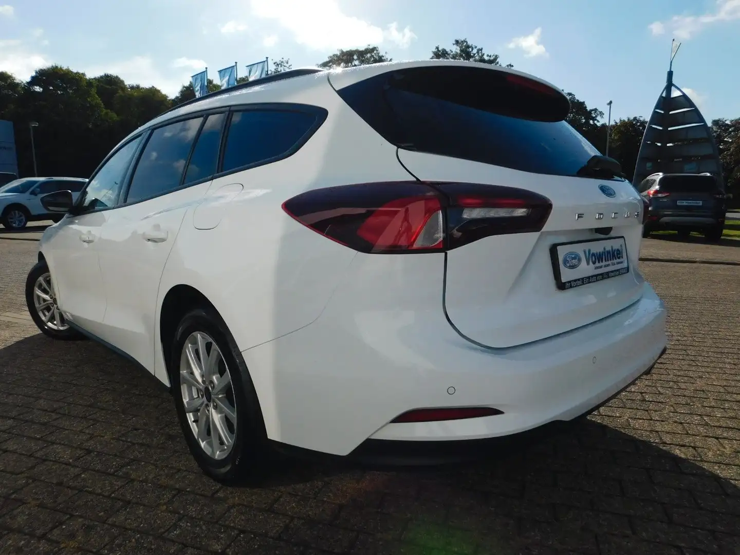 Ford Focus FOCUS Turn. EcoBlue Cool & Connect+RFK+Navi+LED Blanc - 2