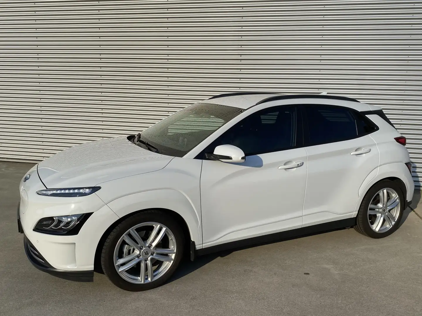 Hyundai KONA EV Premium 64 kWh Sport | Premium ++ soundsystem | Wit - 2