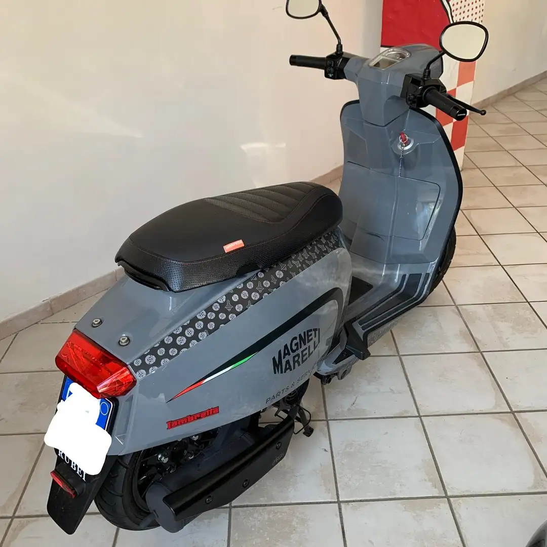 Lambretta V125 Special KM.0 Grau - 2