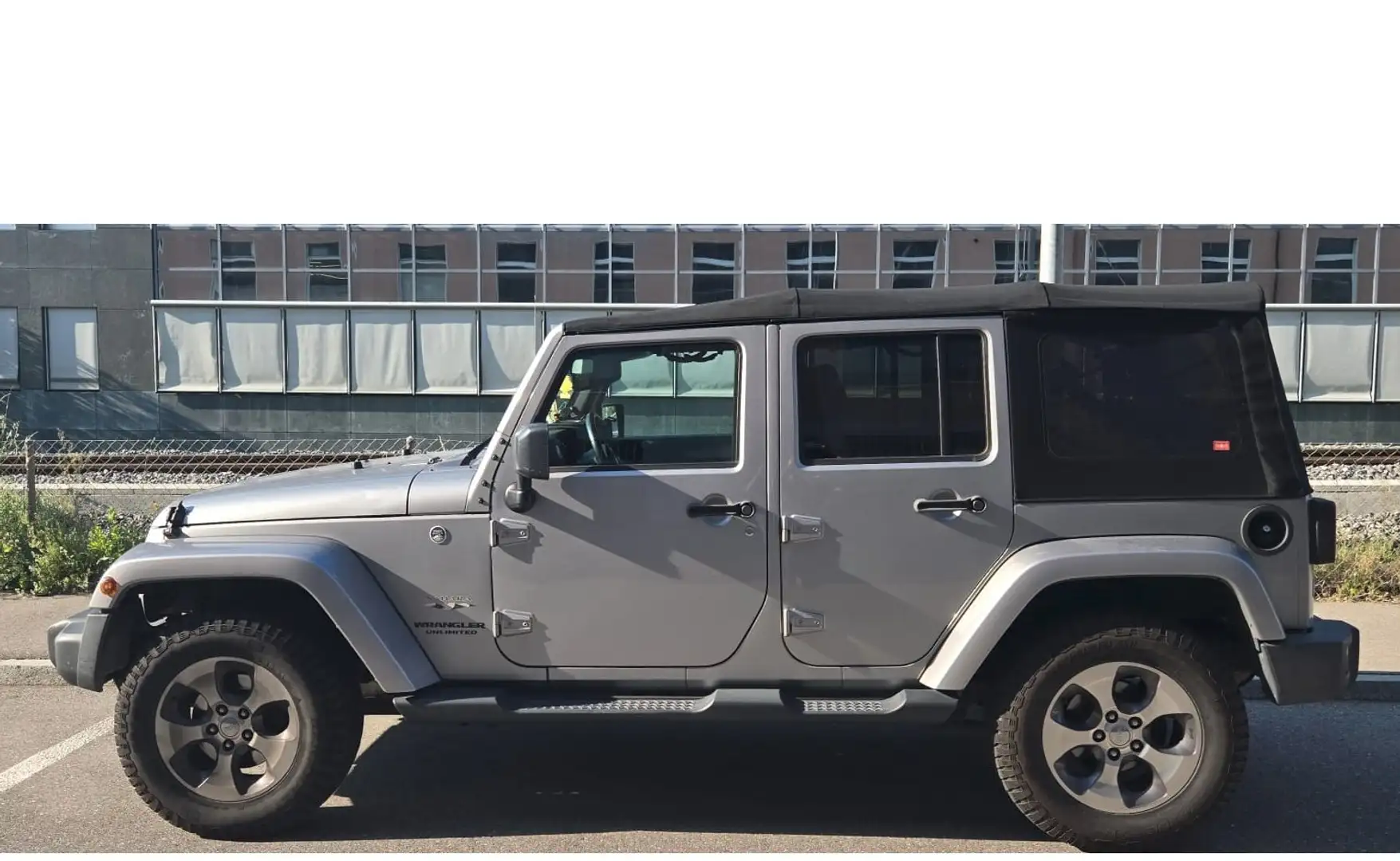 Jeep Wrangler Unlimited Dual-Top 3.6 Automatik Sahara Grau - 1