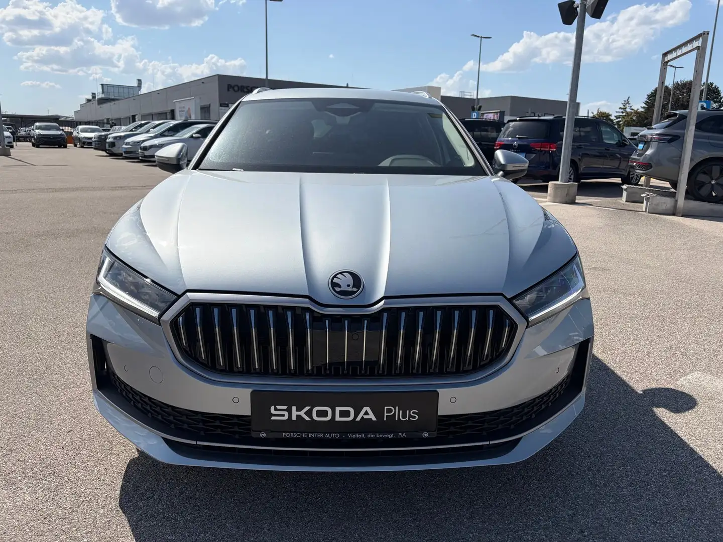 Skoda Superb Selection iV TSI DSG Silber - 2