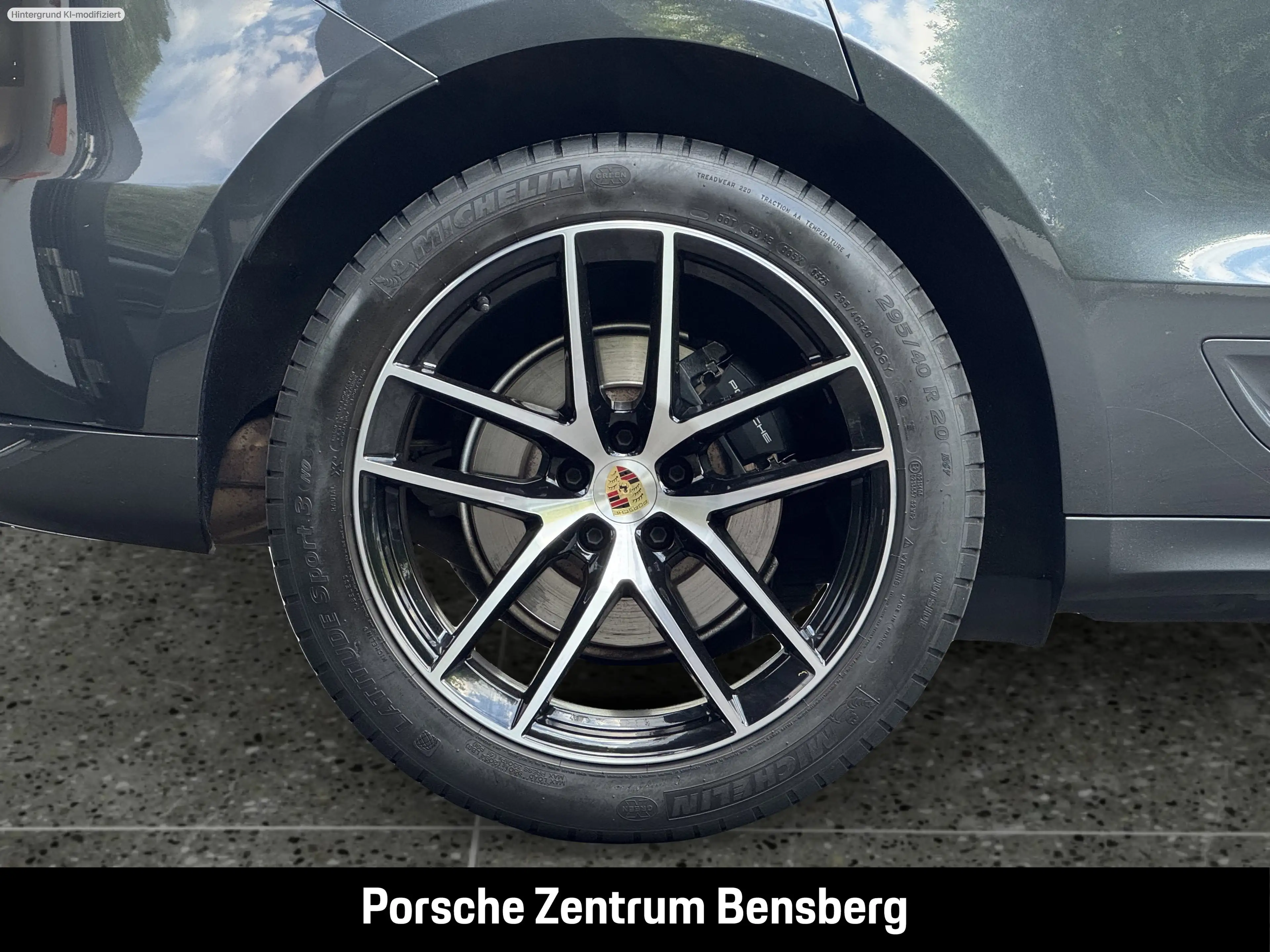 Porsche Macan — photo 15