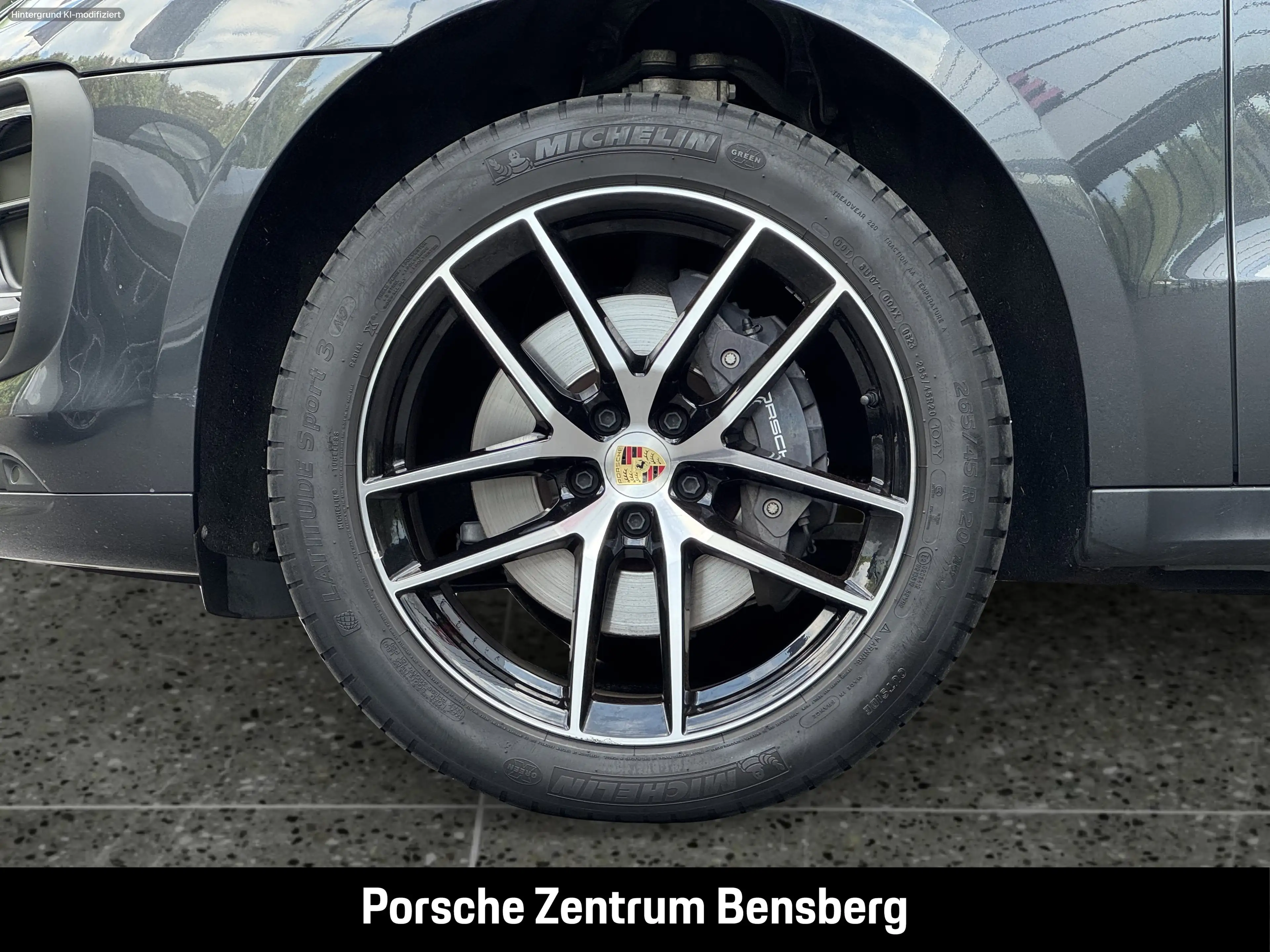Porsche Macan — photo 13