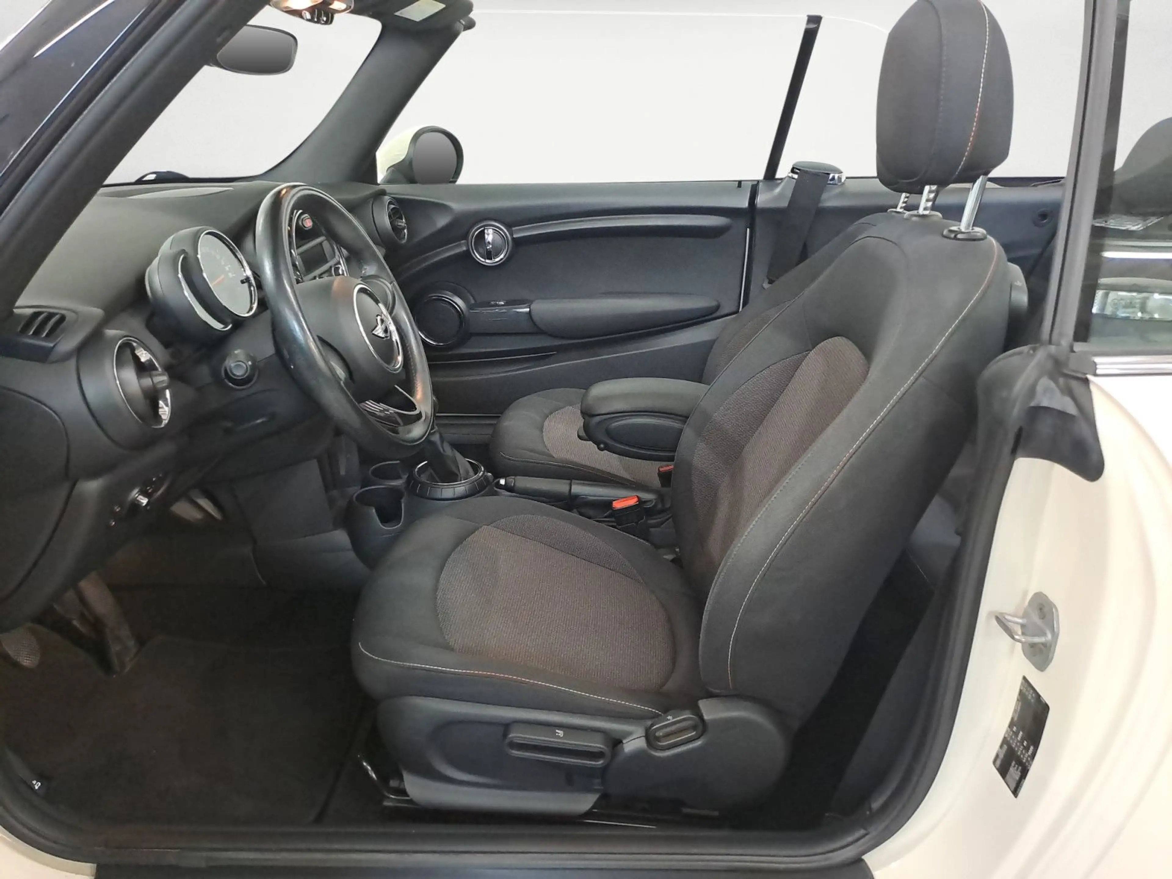 MINI Cooper Cabrio Komfortzugang Klima PDC NSW ISOFIX — photo 10