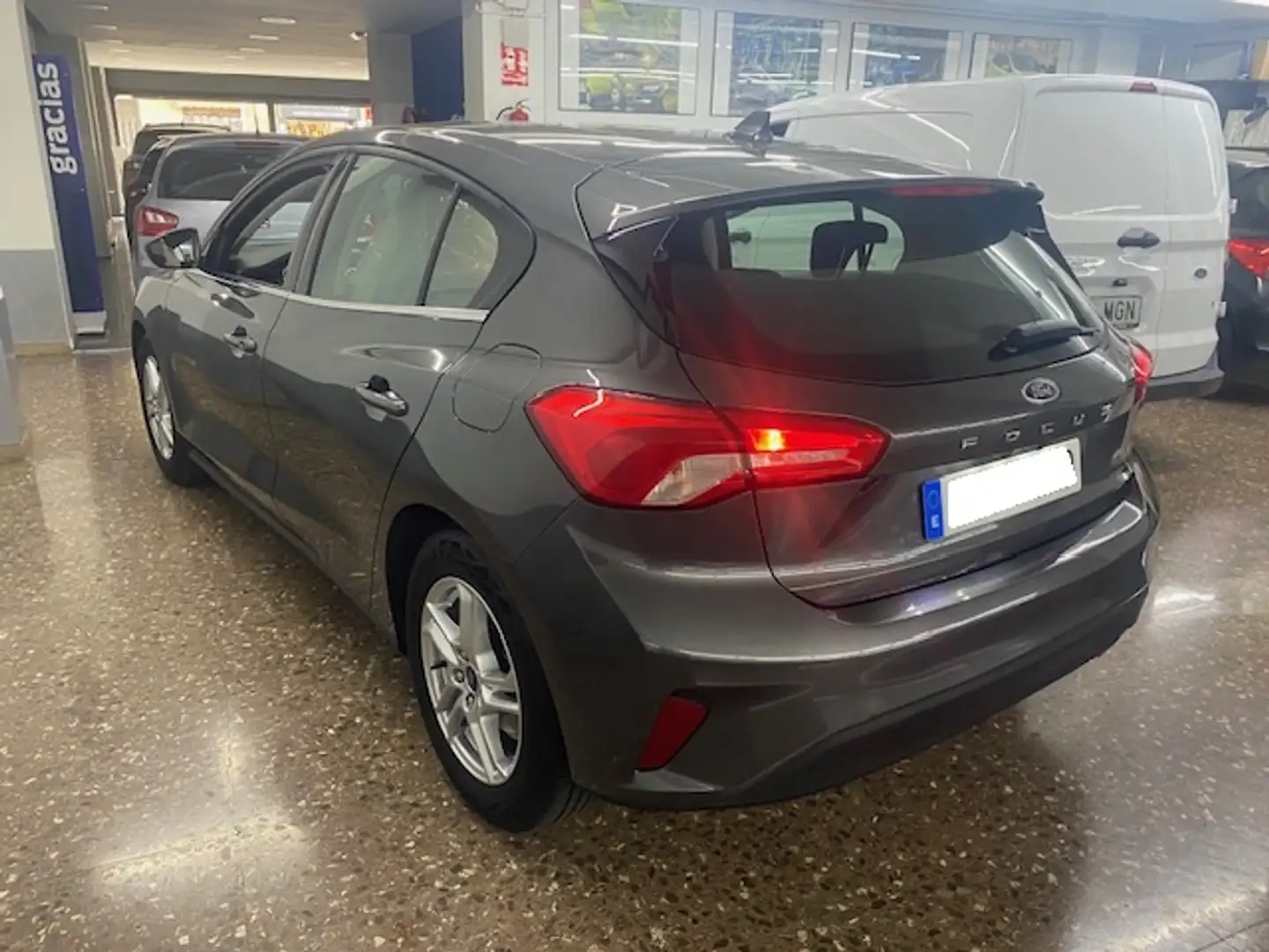 Ford Focus 1.0 Ecoboost Trend+ 125 Gris - 2