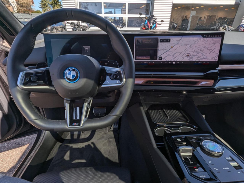 BMW 550 e xDr.M Sport Pro IntAktL.PanoD.ACC 360°AHK — photo 15