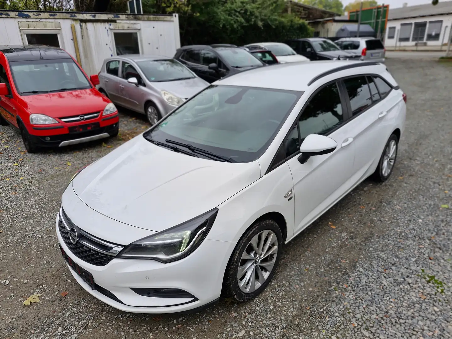 Opel Astra Astra 1.6 D Start/Stop Sports Tourer Active Weiß - 2
