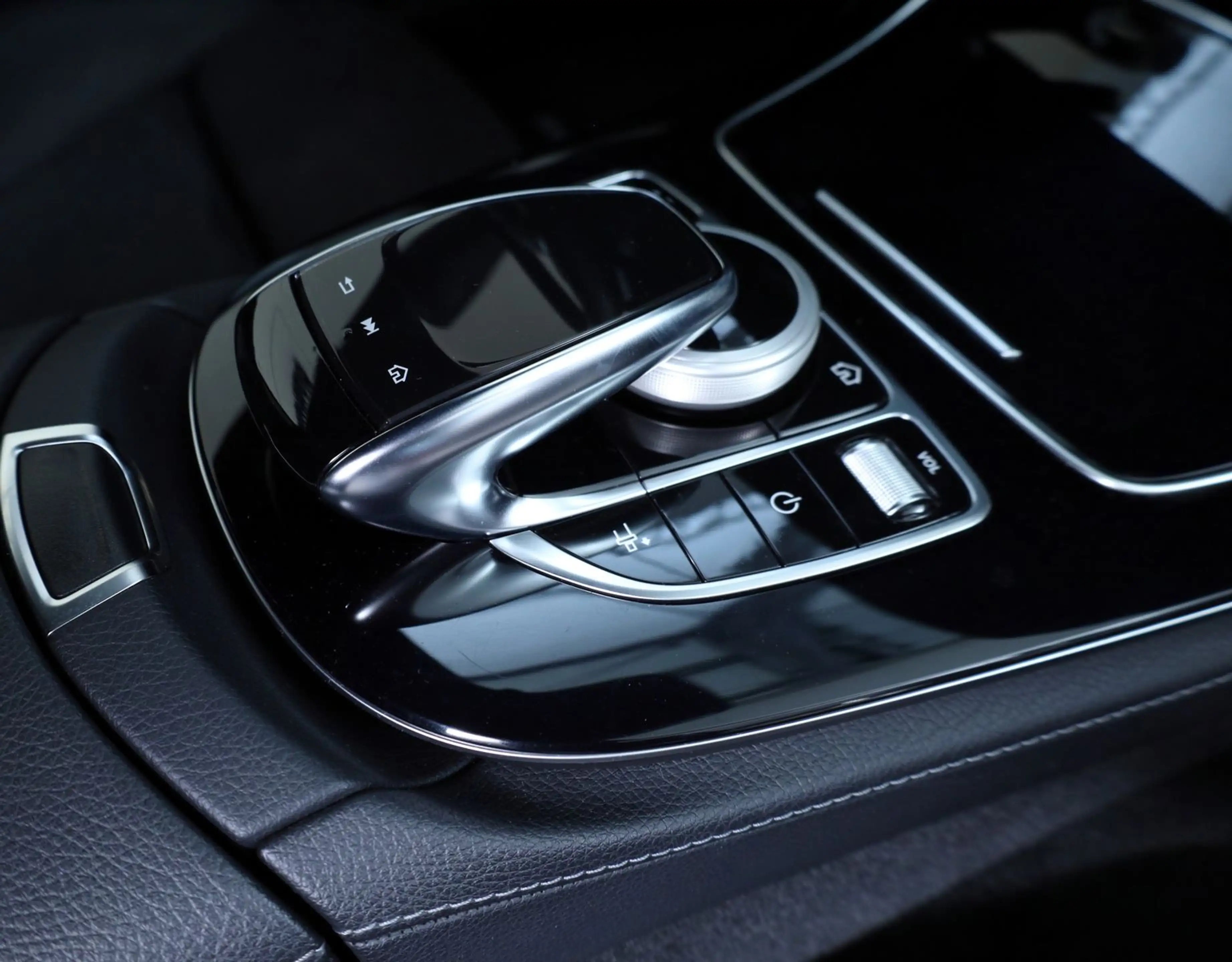 Mercedes-Benz E 220 E E 220 d 4Matic Coupe 20"2xAMG*Night*360°*Pano — photo 15