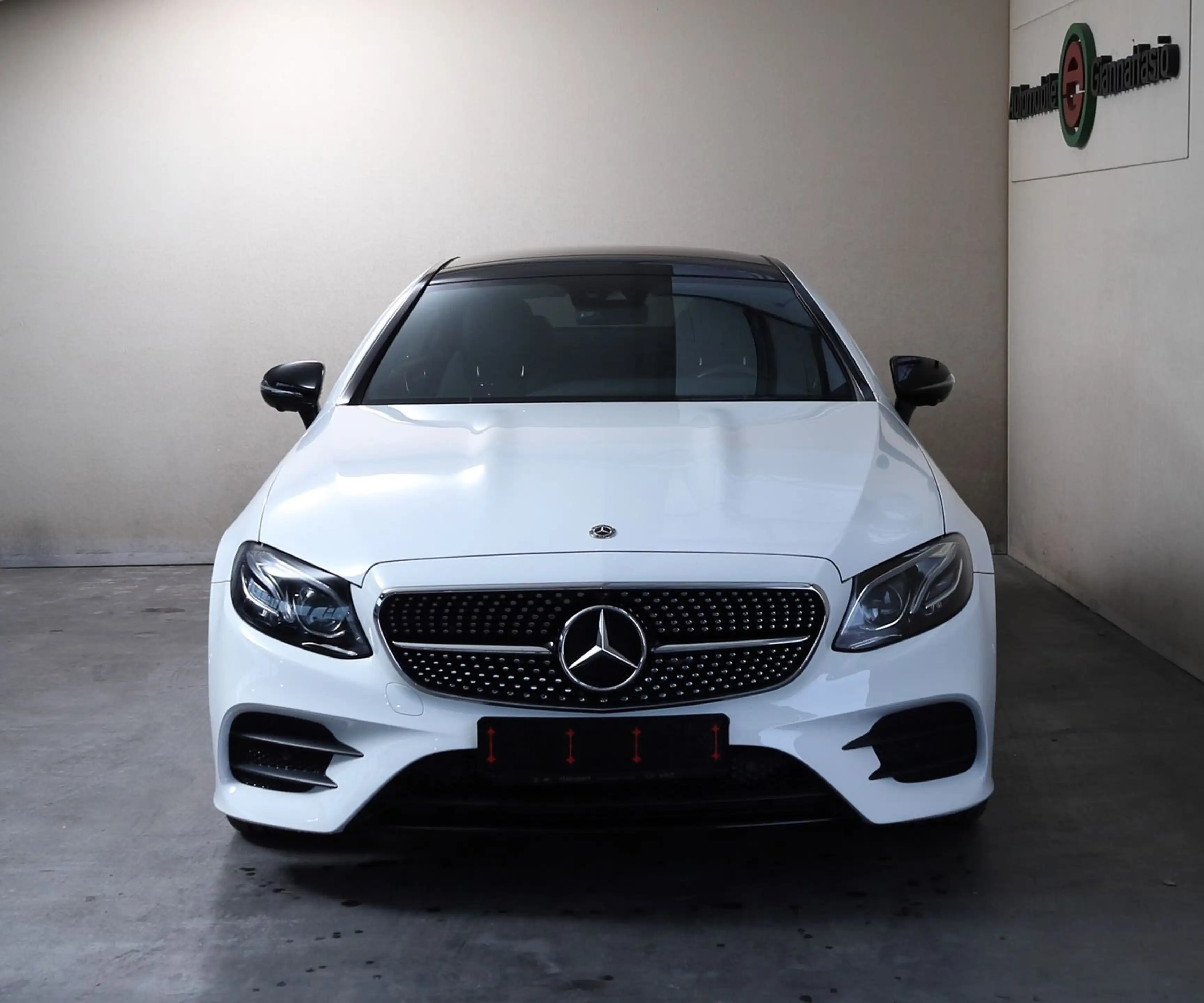 Mercedes-Benz E 220 E E 220 d 4Matic Coupe 20"2xAMG*Night*360°*Pano — photo 3