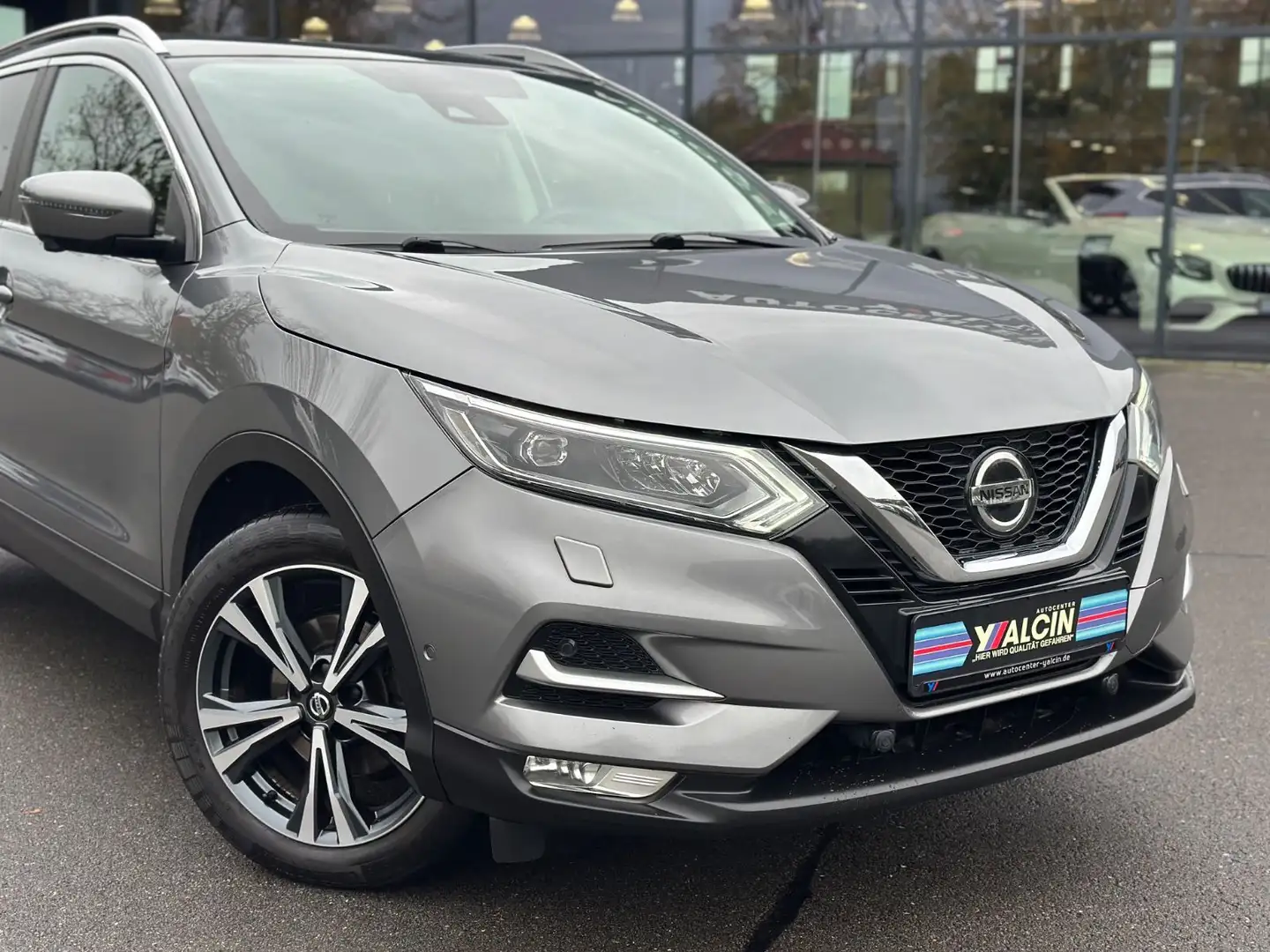 Nissan Qashqai 1.3 DIG-T DCT N-CONNECTA 2.H/NAVI/PANO Gris - 2