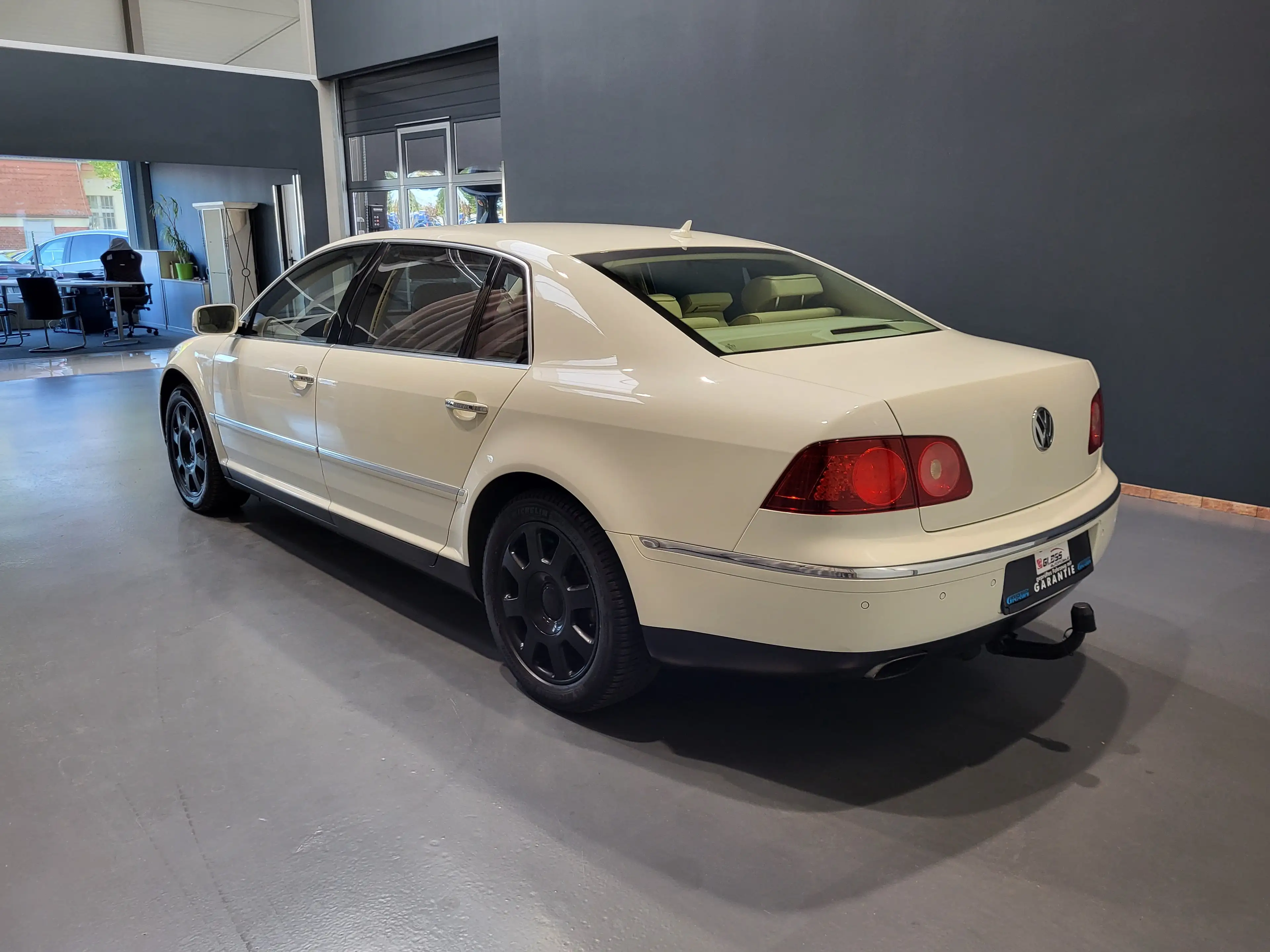 Volkswagen Phaeton 4.2 V8 4Motion lang *TOP Ausstattung* — photo 5