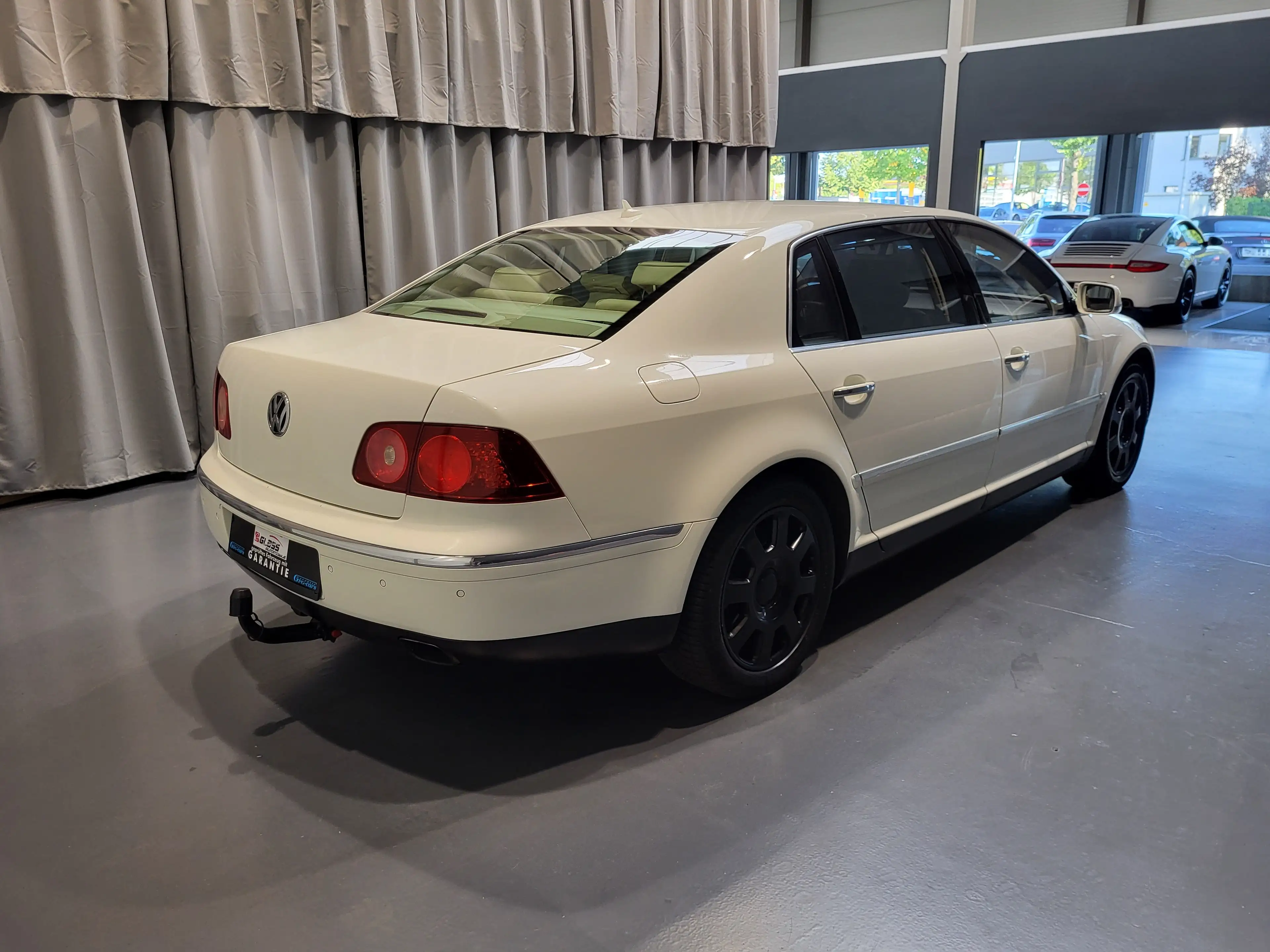 Volkswagen Phaeton 4.2 V8 4Motion lang *TOP Ausstattung* — photo 4