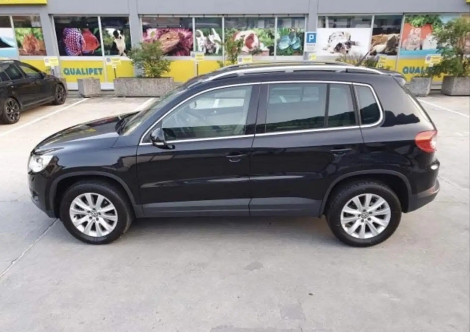 Volkswagen Tiguan 2.0 TSI 200 Confortline 4Motion - 2