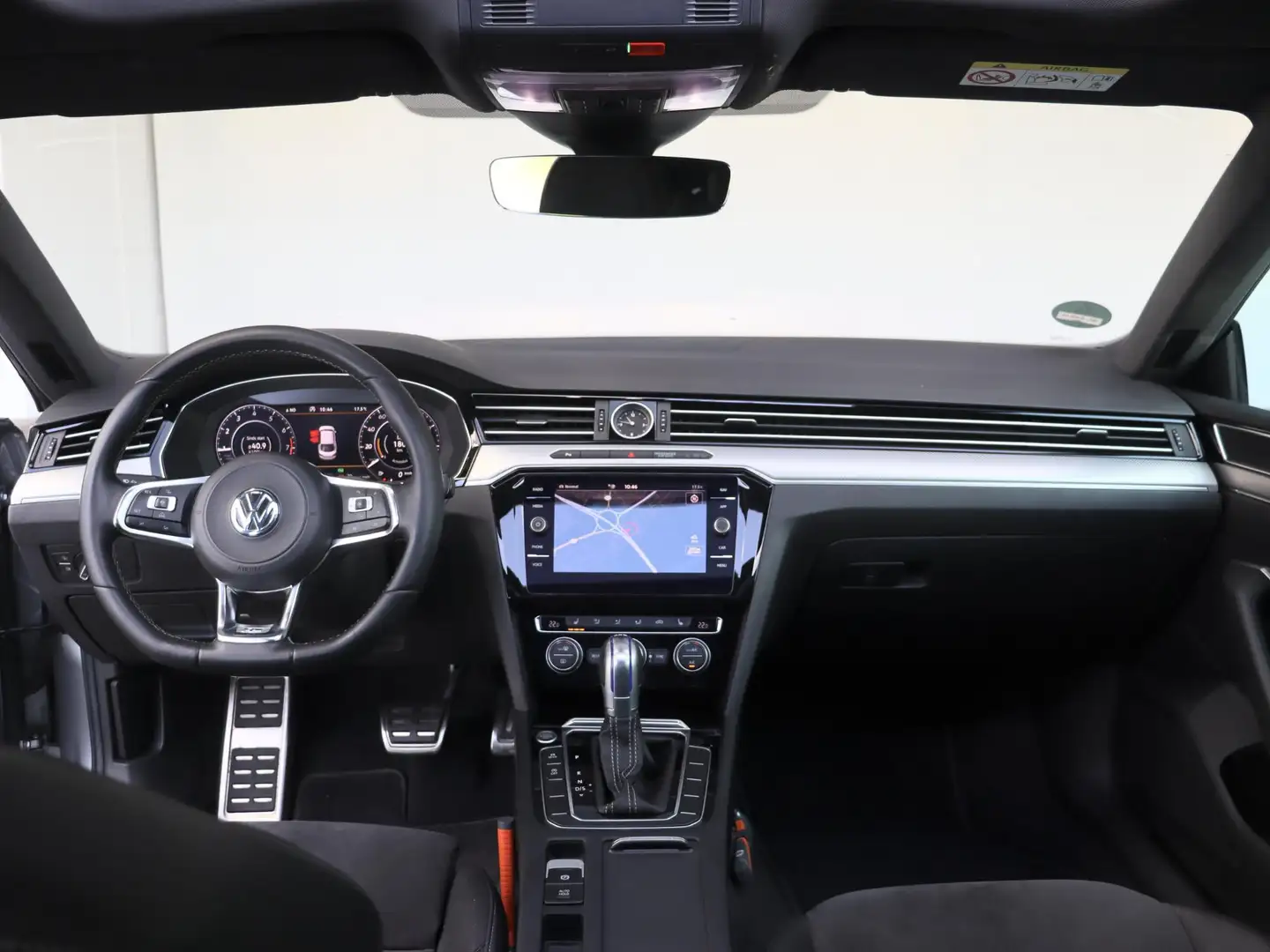 Volkswagen Arteon 1.5 TSI R Line | Panorama dak | stoelverwarming | Grijs - 2