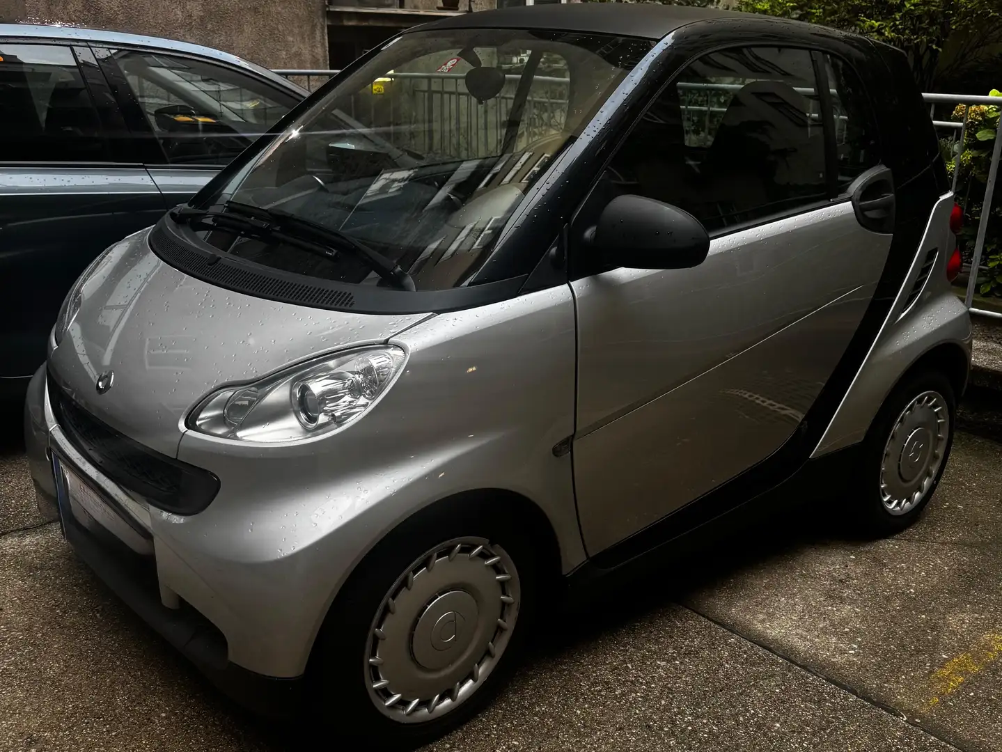 smart forTwo pure micro hybrid Silber - 1