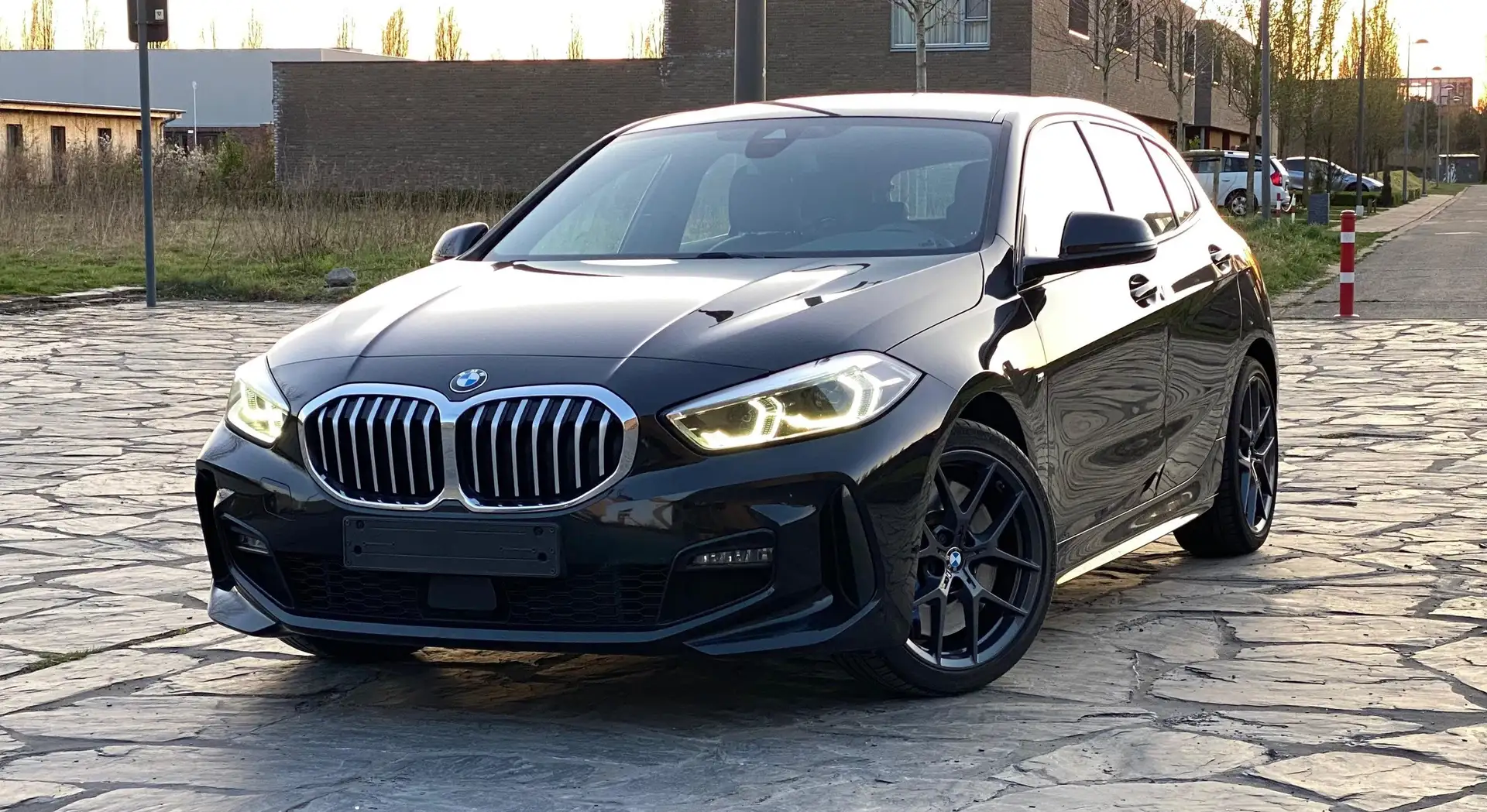 BMW 118 dA M Pack Xenon/Navi/Camera Zwart - 1