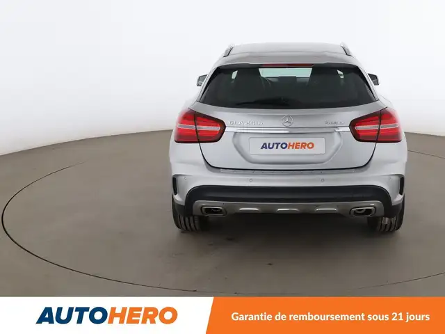 Mercedes-Benz Gla view 5