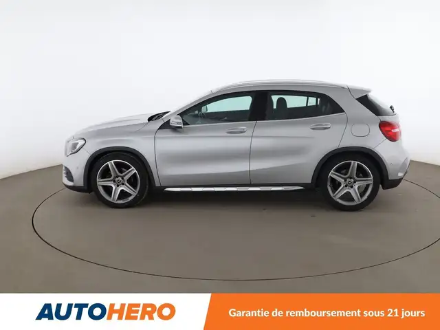 Mercedes-Benz Gla view 3