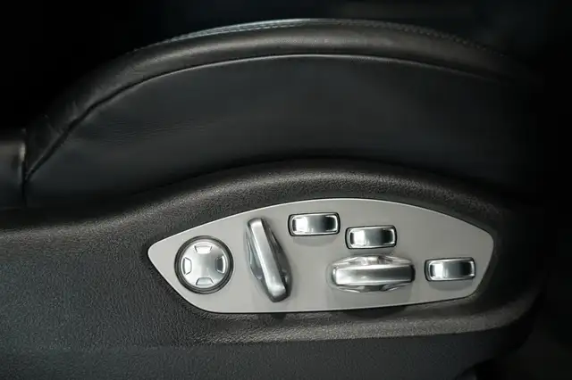 Porsche Macan view 13