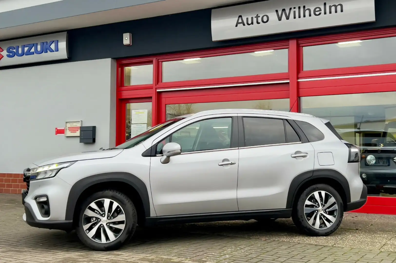 Suzuki S-Cross 1.5 HYBRID Comfort AGS Zilver - 2