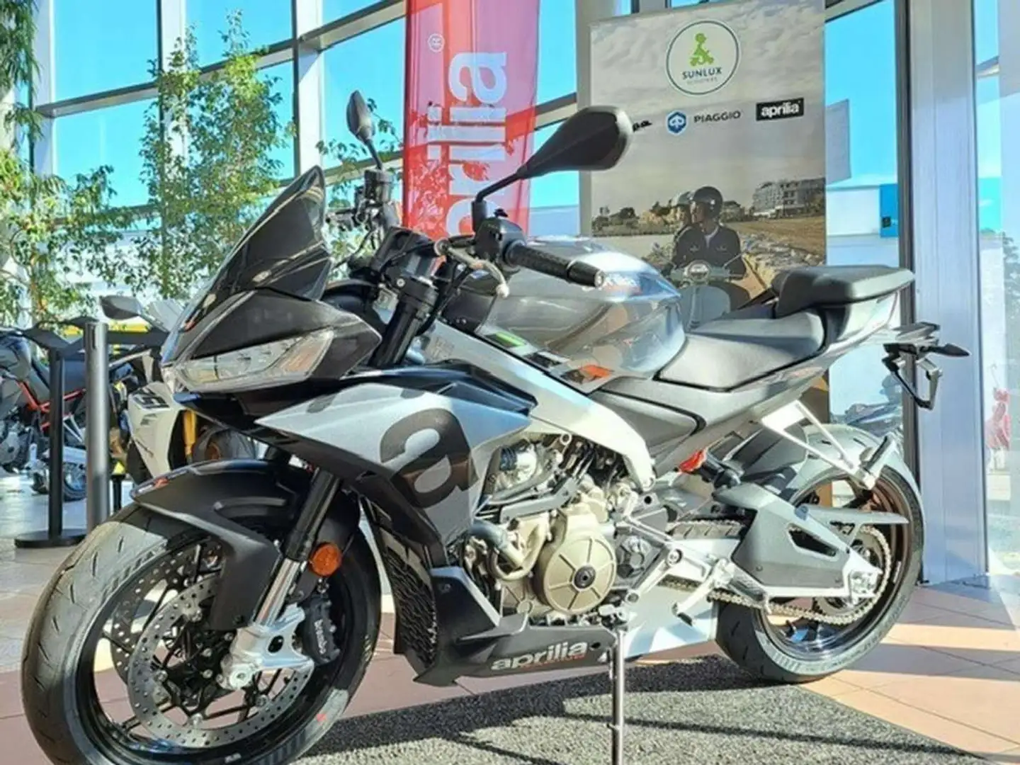 Aprilia Tuono 660 660 - 2