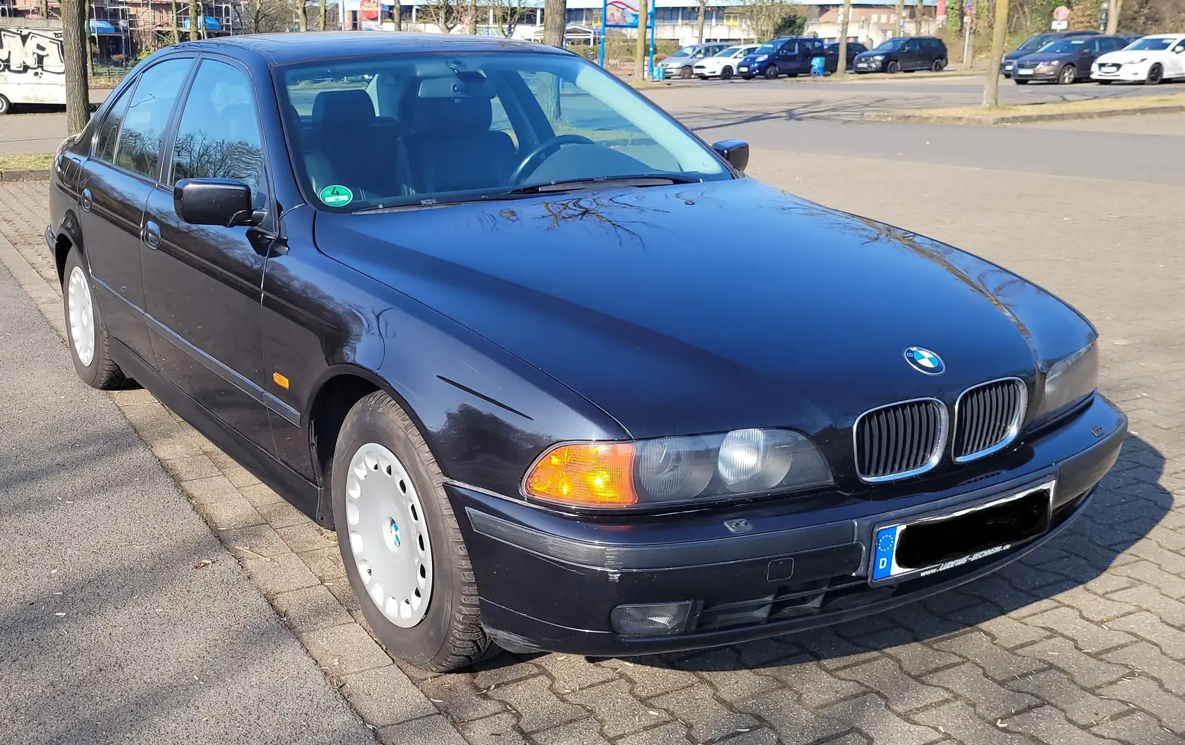 BMW 528 528i Černá - 1