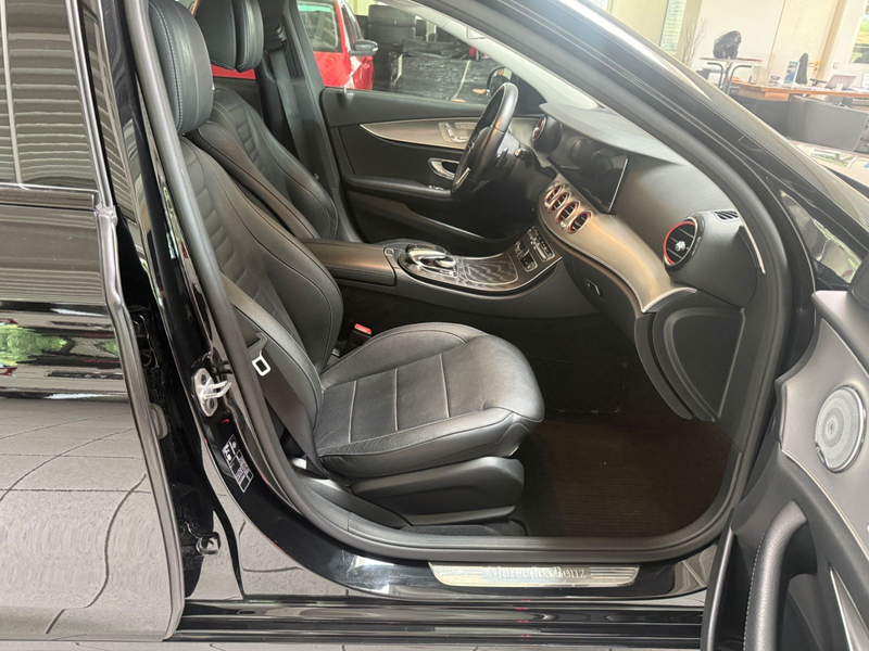 Mercedes-Benz E 400 d Lim.4Matic AMG Line*Night Paket* — photo 12