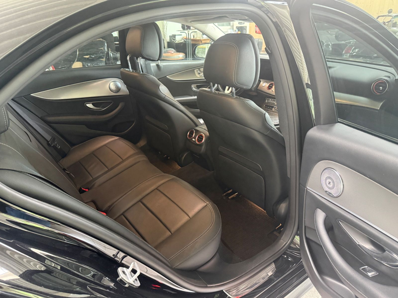 Mercedes-Benz E 400 d Lim.4Matic AMG Line*Night Paket* — photo 15