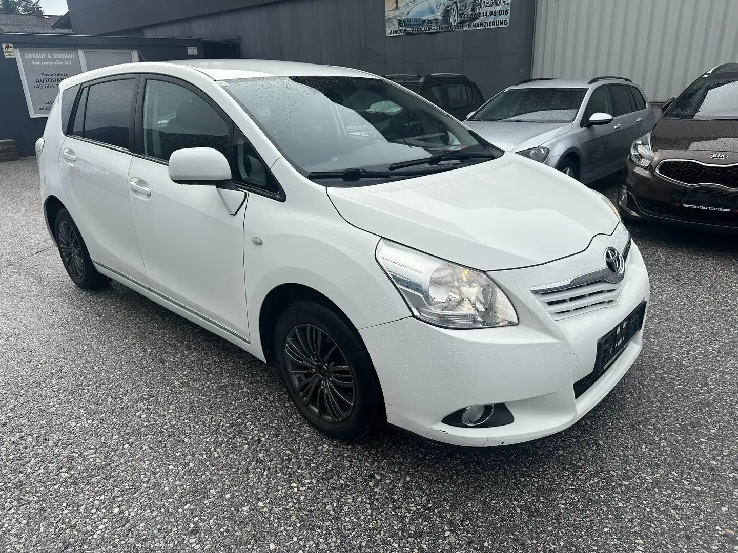 Toyota Verso 2.0 Diesel Pickerl 10/2027 - 1