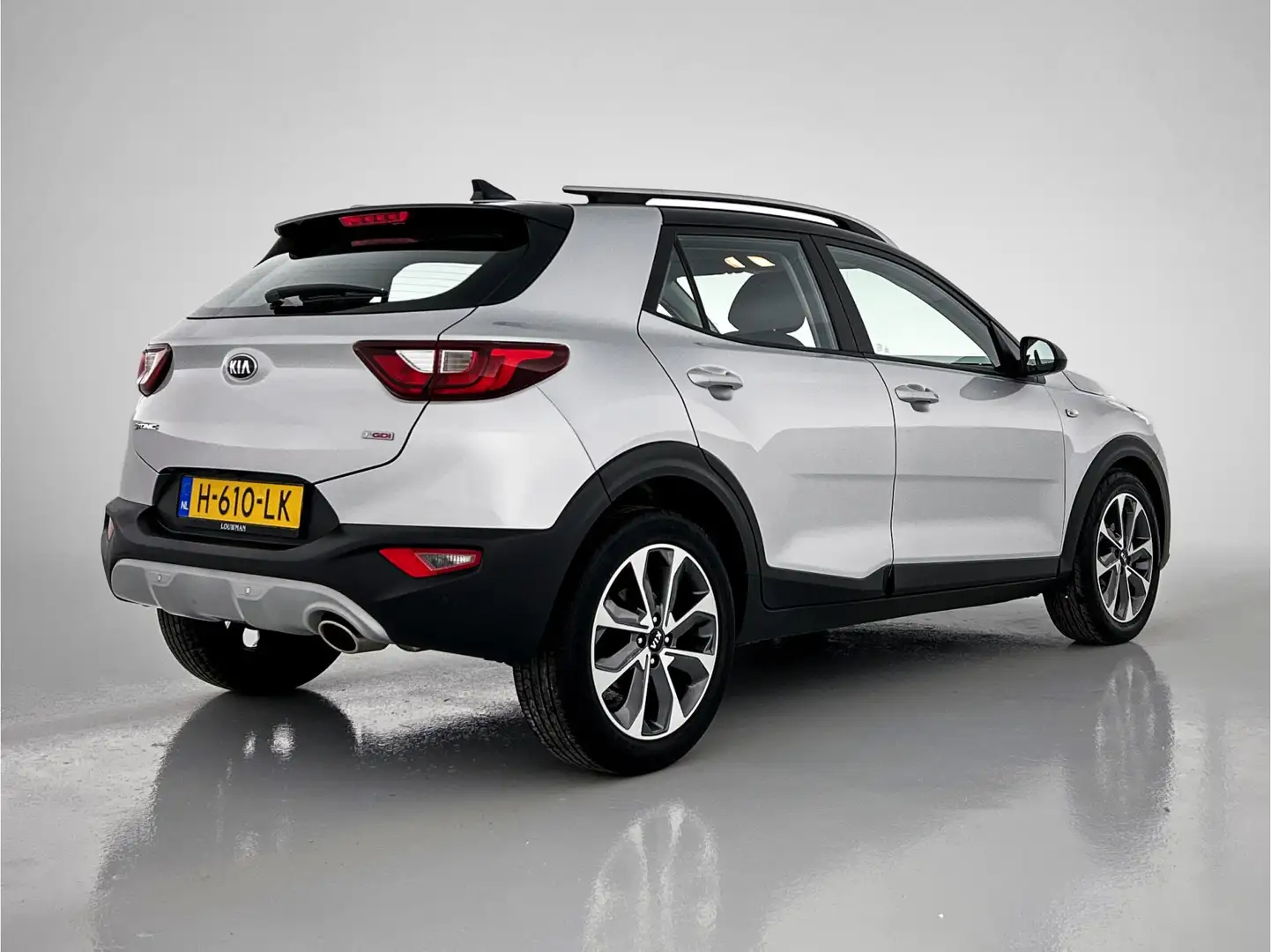 Kia Stonic 1.0 T-GDi MHEV DynamicLine | 119PK | 1e eigenaar | Grijs - 2