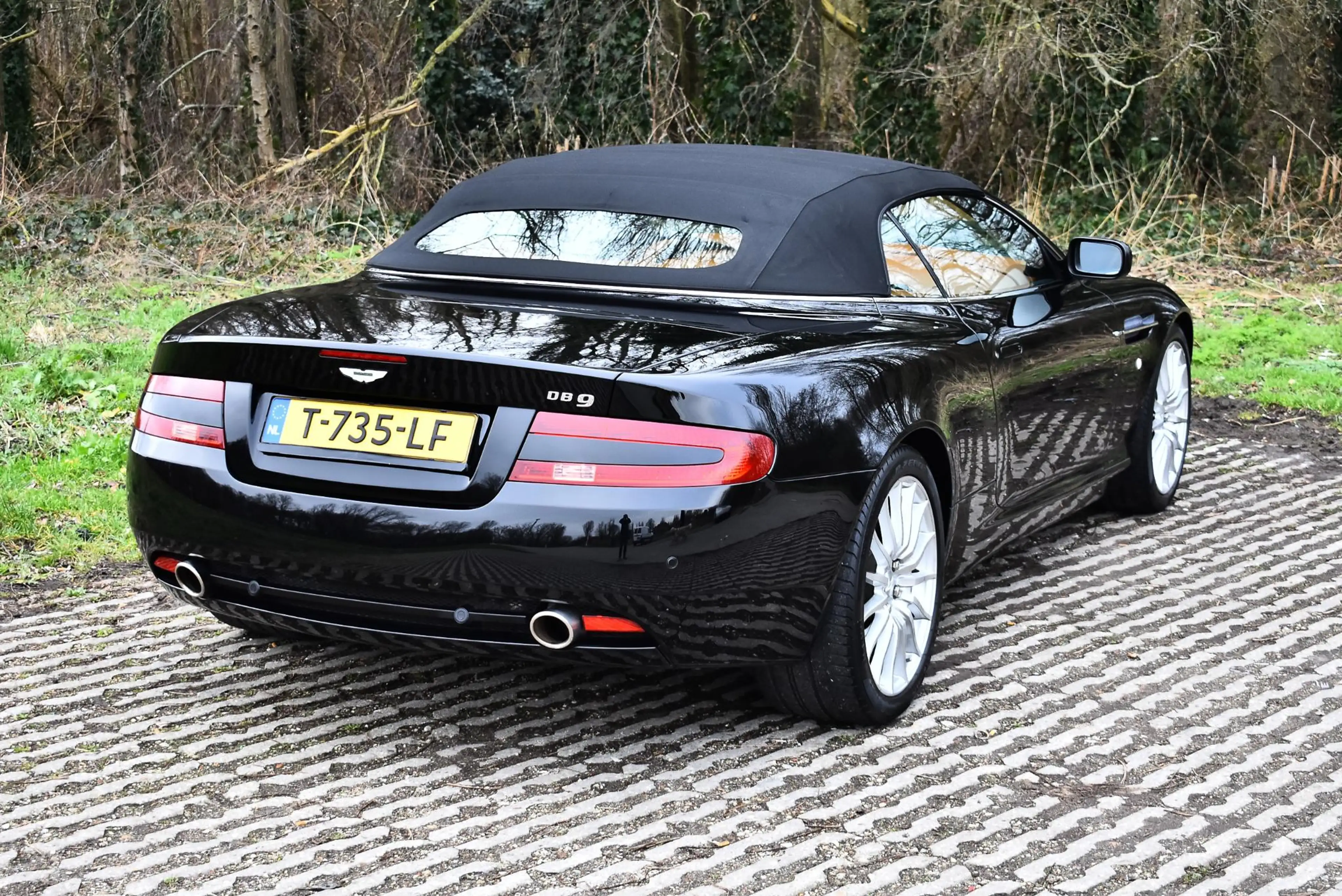 Aston Martin DB9 Volante Convertible 5.9 V12 455 HP Touchtronic — photo 14