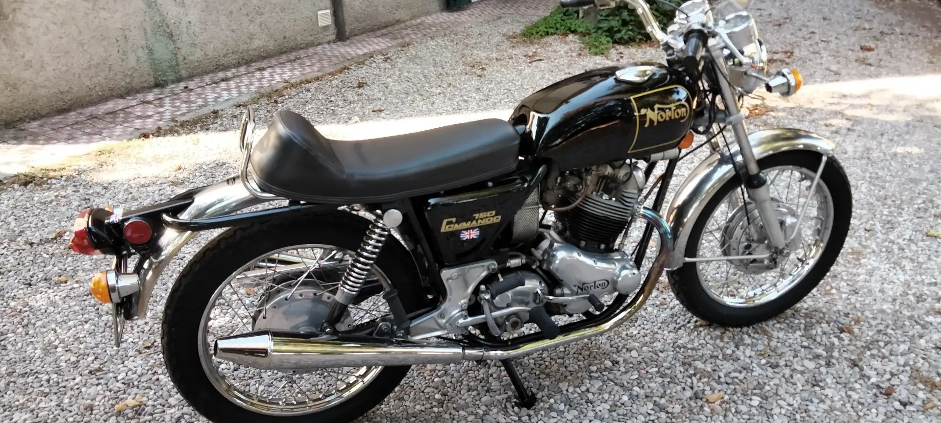 Norton Commando Roadster Negro - 2