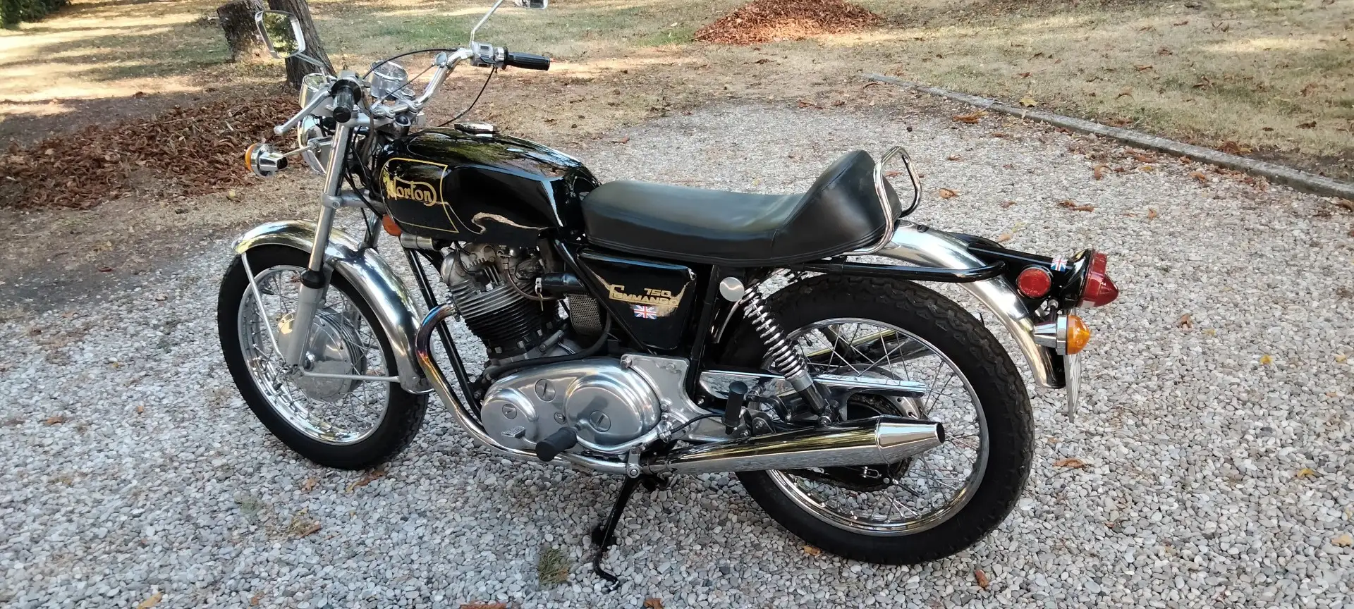 Norton Commando Roadster Negro - 1