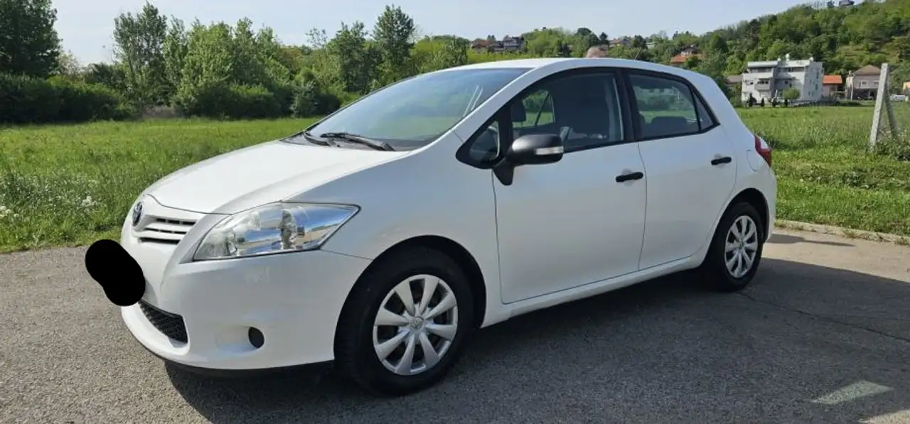 Toyota Auris 97 VVT-iLinÃ©a Terra AnnÃ©e 2012
