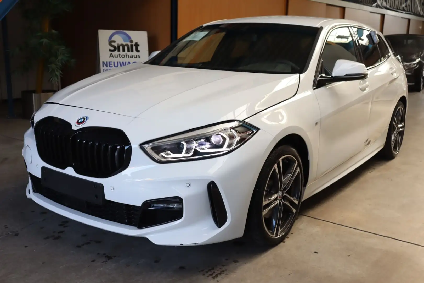 BMW 118 i M Sport Steptronic Navi Blanc - 1