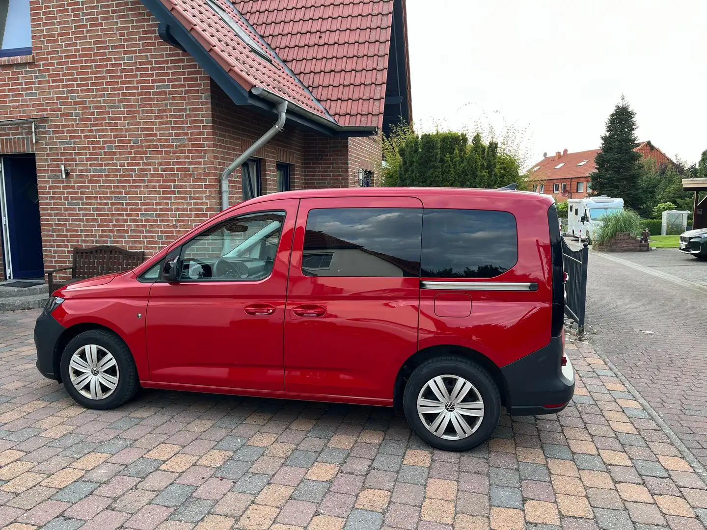 Volkswagen Caddy Trendline Rot - 1