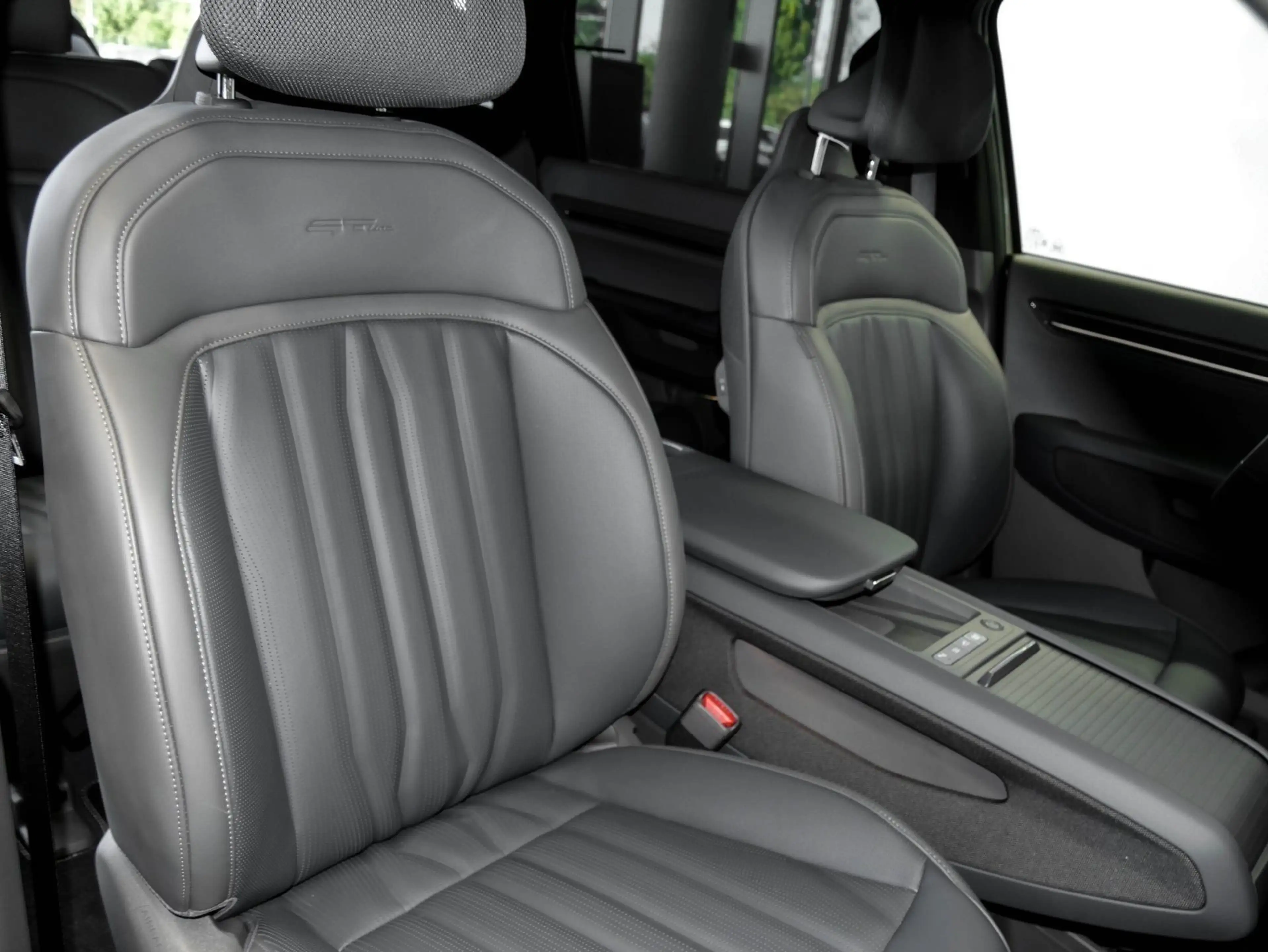 Kia EV9 GT-Line 385PS Pano HUD 360° Leder/Navy SOFORT VERF — photo 6