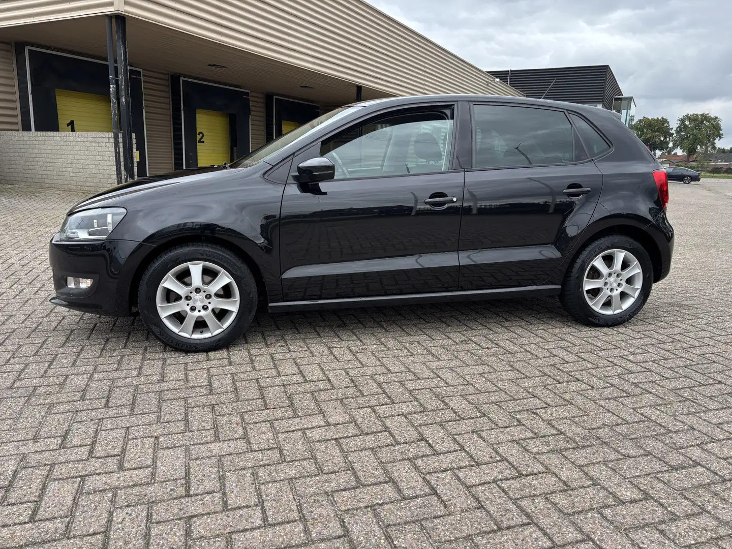 Volkswagen Polo 1.2-12V Comfortline 5 Deurs [ ecc,audio,lmv,pdc,tr Zwart - 2