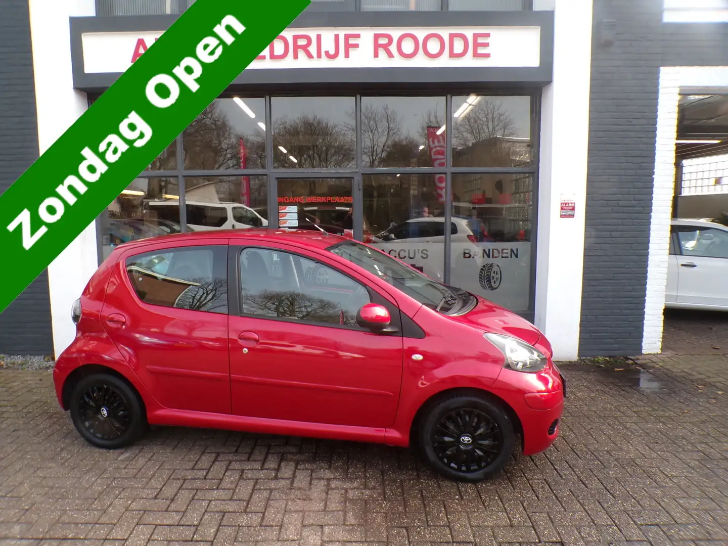 Toyota Aygo 1.0-12V 5-Drs Red Aspiration AIRCO,LEUKE UITVOERIN Rot - 1