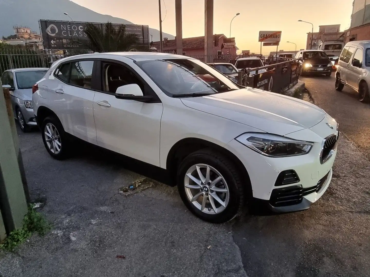 BMW X2 sDrive16d  CAMBIO AUTOMATICOprezzo promo Bianco - 2