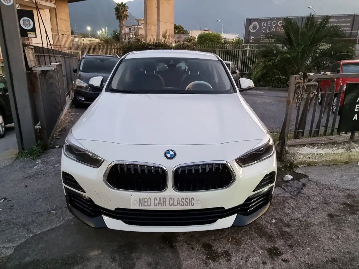 BMW X2 sDrive16d  CAMBIO AUTOMATICOprezzo promo Bianco - 1