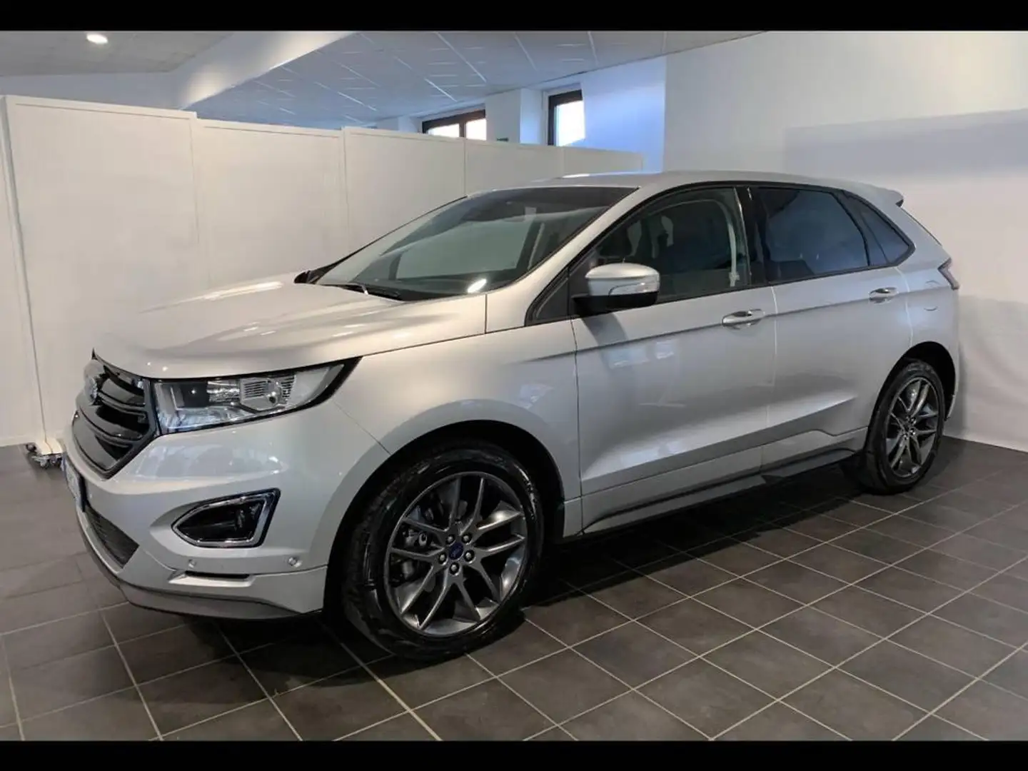 Ford Edge 2.0 tdci Sport s&s awd 210cv powershift Ezüst - 1
