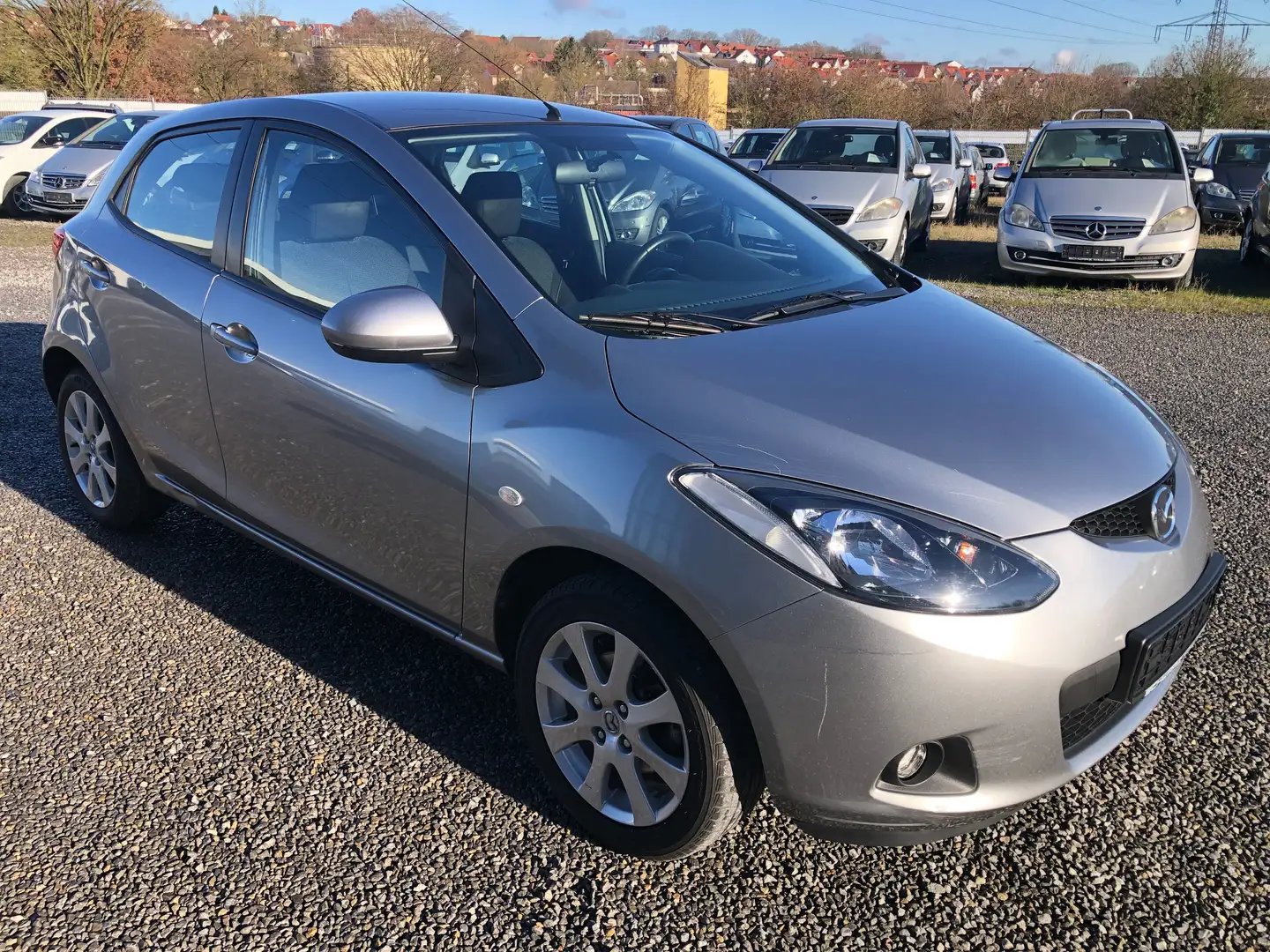 Mazda 2 1.3 55kW 90th Anniversary*AHK*Klima*SHZ*2.Hand* Grijs - 2