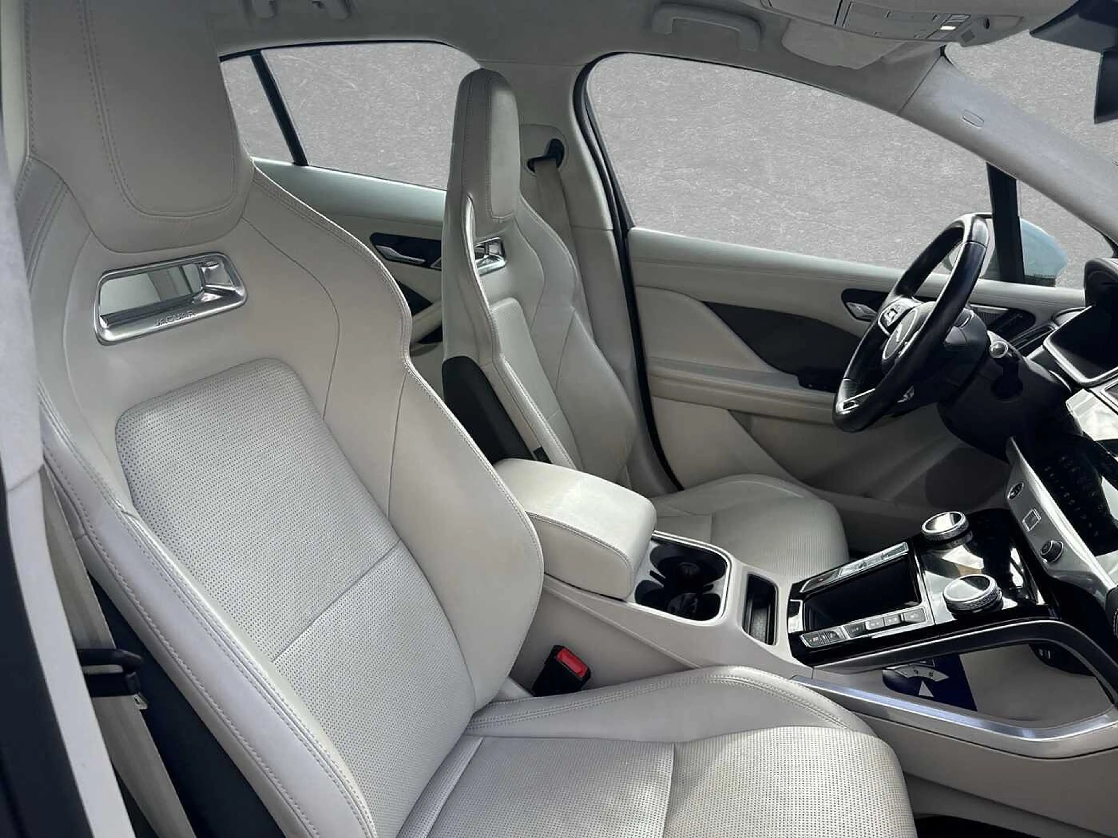 Jaguar I-Pace EV400 AWD S — photo 2