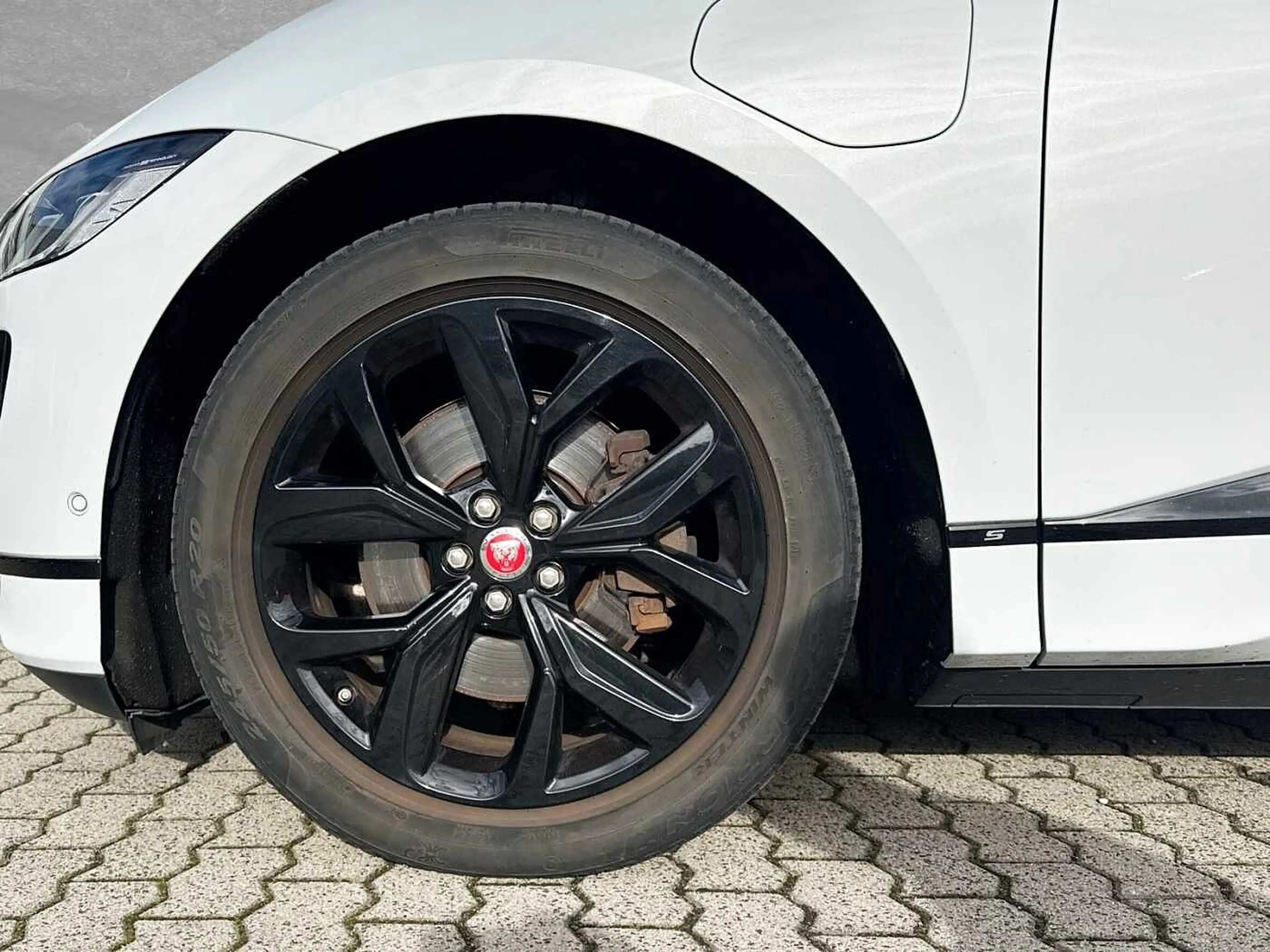 Jaguar I-Pace EV400 AWD S — photo 9
