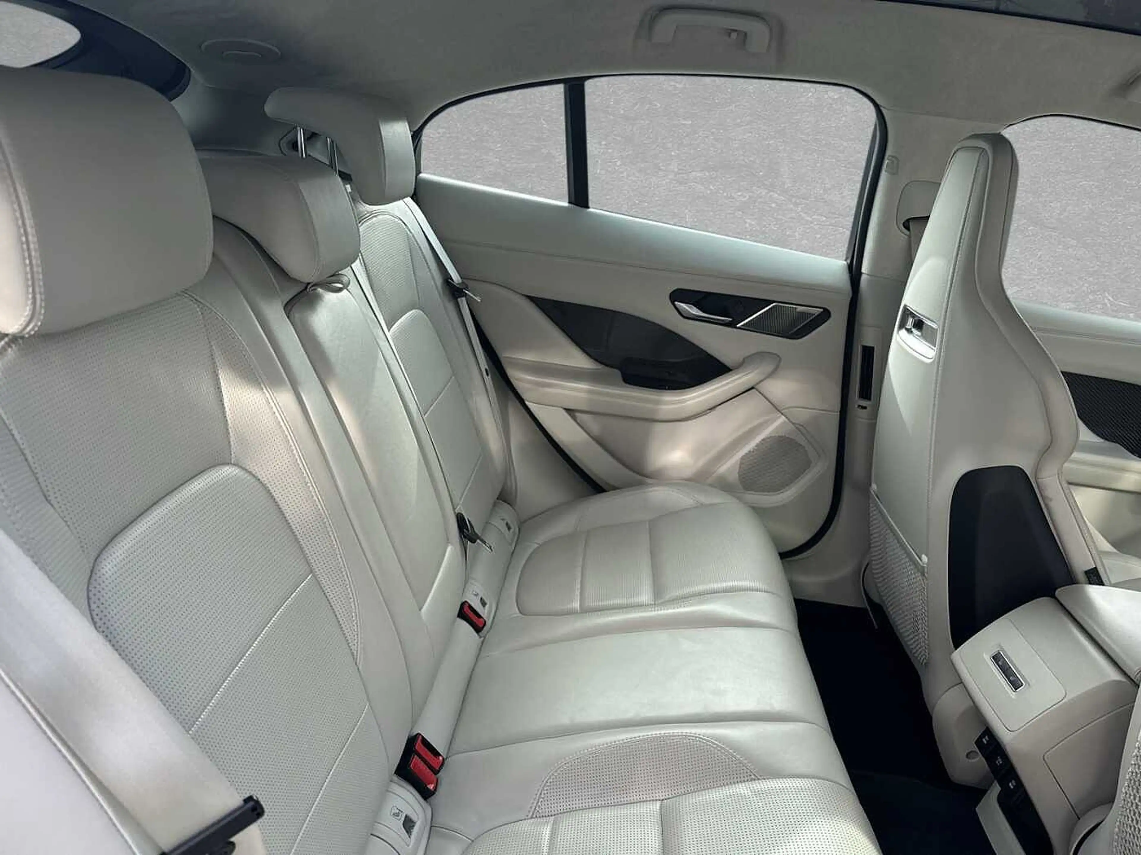 Jaguar I-Pace EV400 AWD S — photo 5