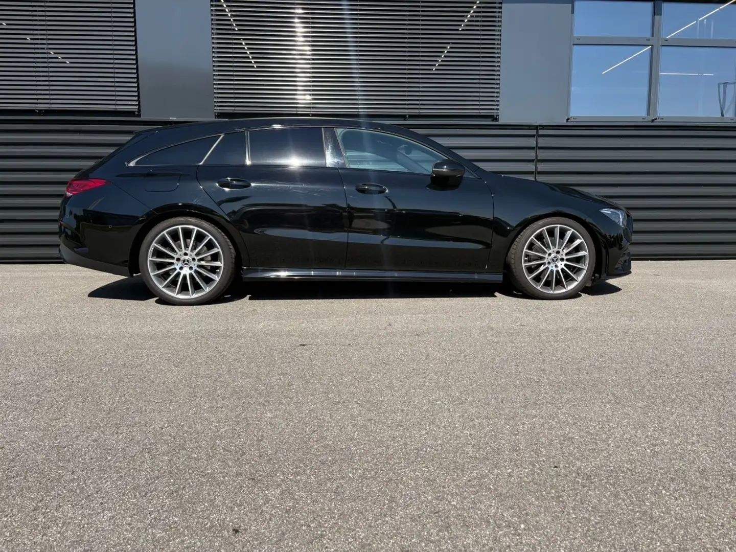 Mercedes-Benz CLA 250 CLA 250e PHEV Shooting Brake Aut. Schwarz - 1